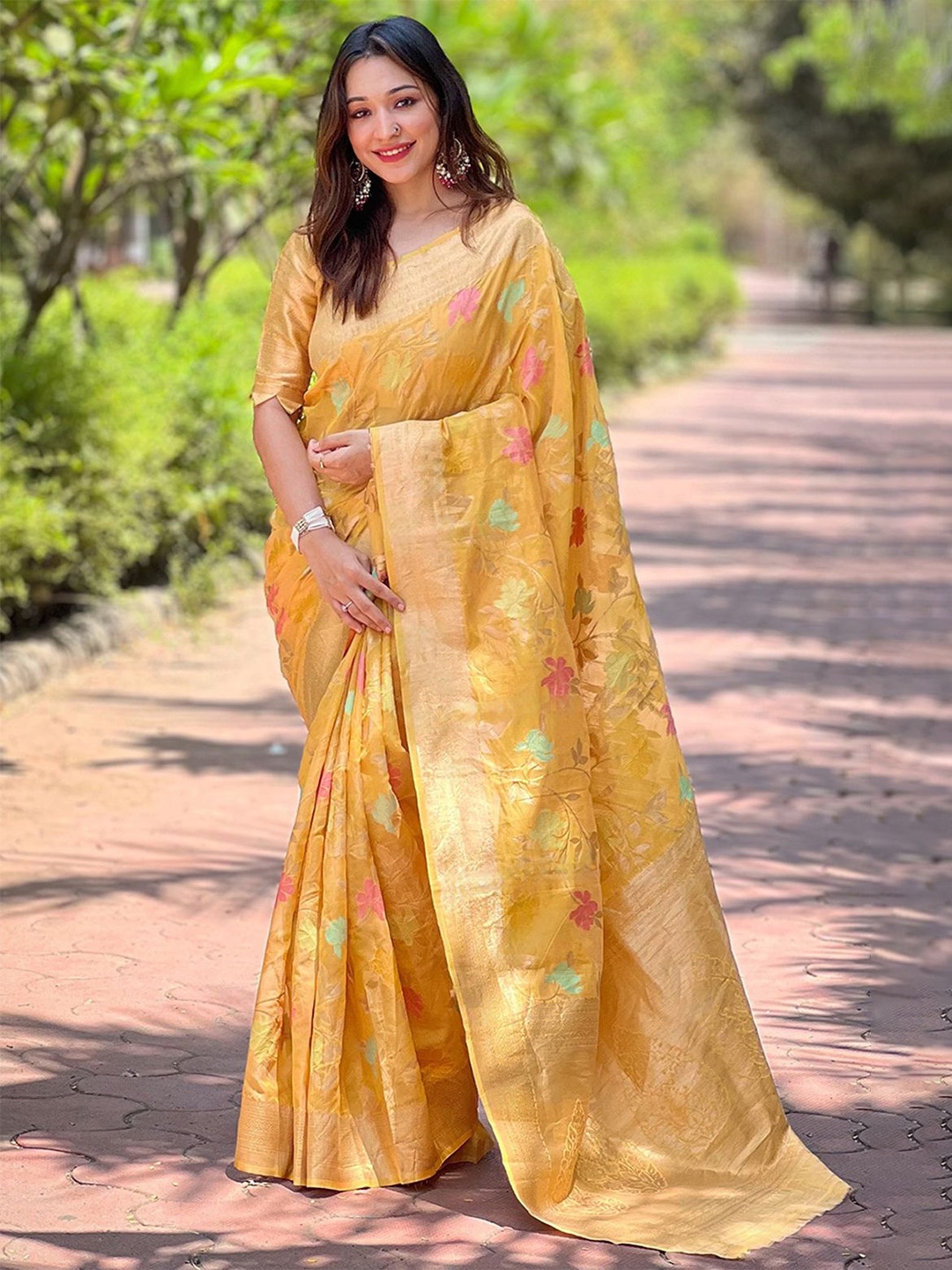 

DIVASTRI Woven Design Zari Organza Saree, Yellow