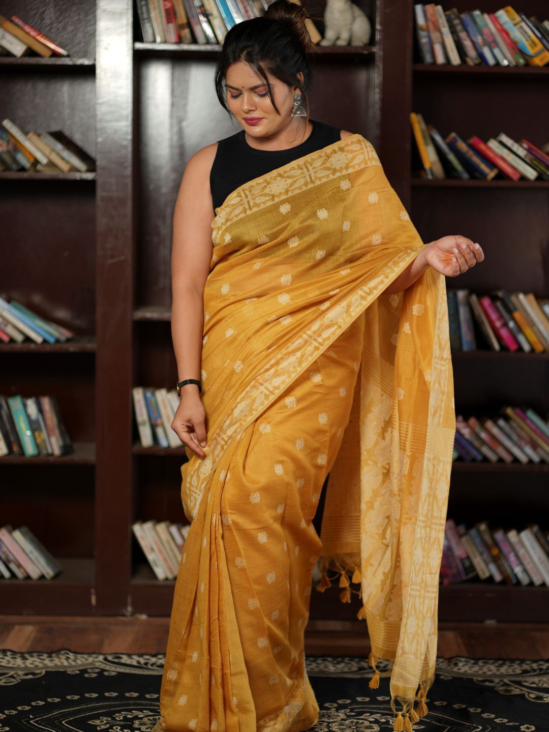 

arunima weaves Floral Pure Cotton Muga Saree, Mustard