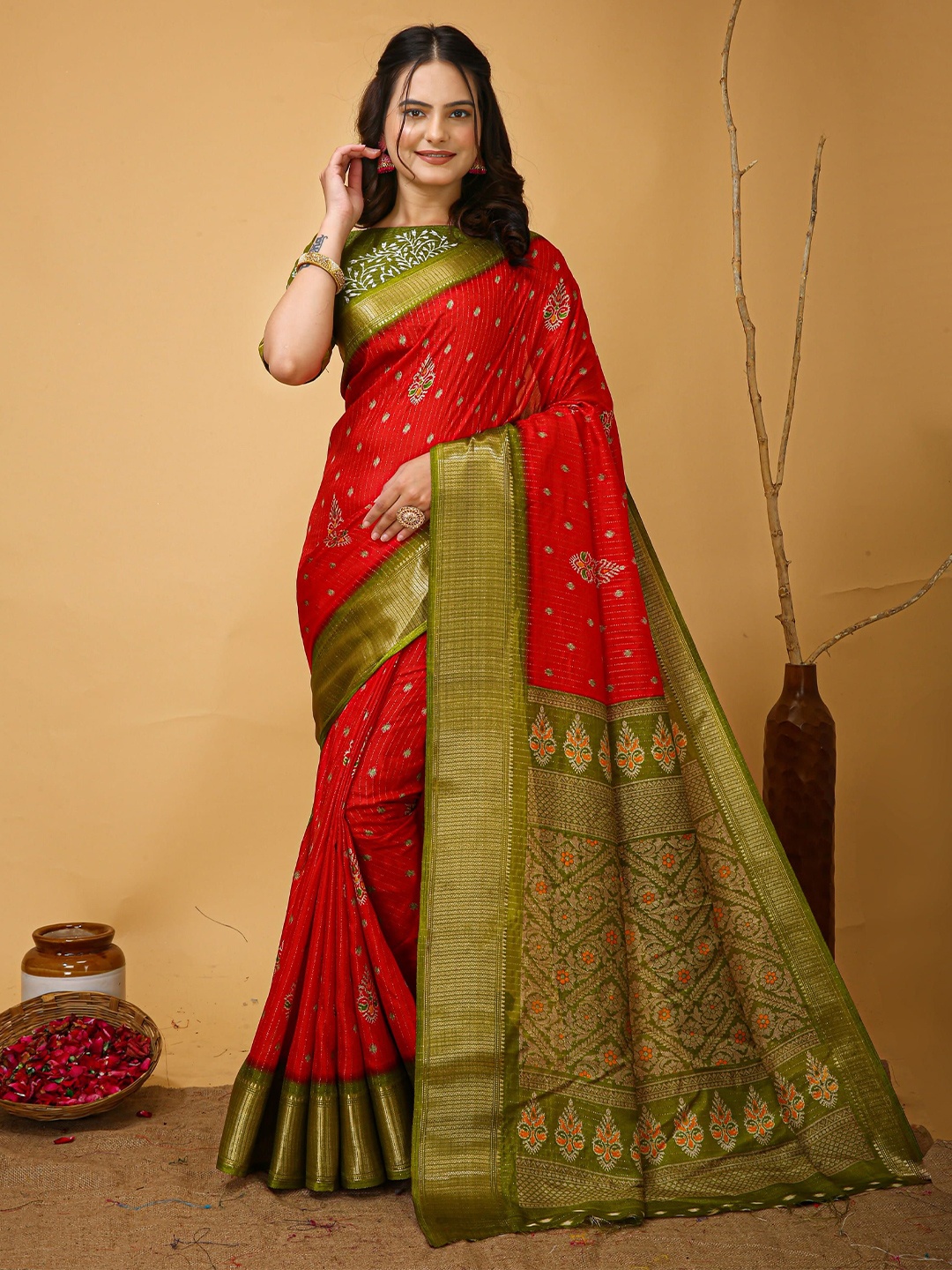 

HI FI NX Printed Ethnic Motifs Woven Design Zari Saree, Red