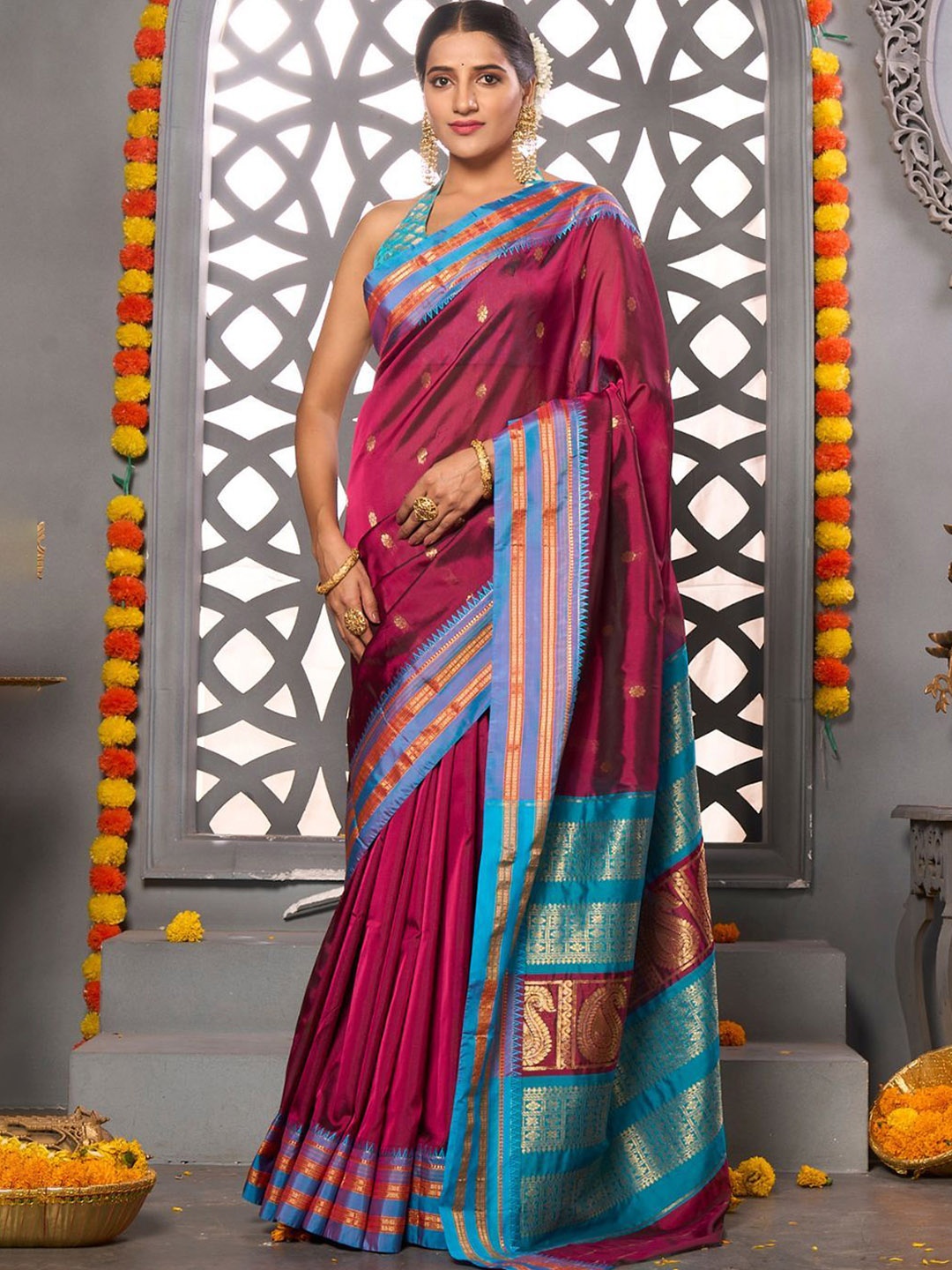 

NITARAA Woven Design Zari Ilkal Saree, Purple