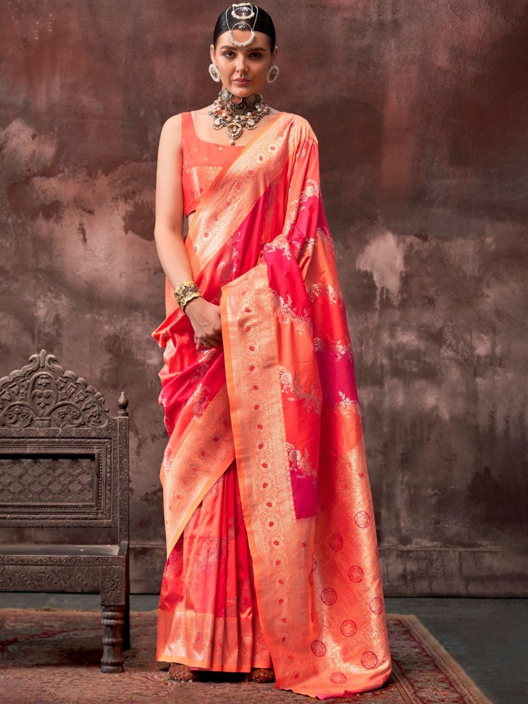 

BLENDIFY Woven Design Zari Silk Blend Banarasi Saree, Red
