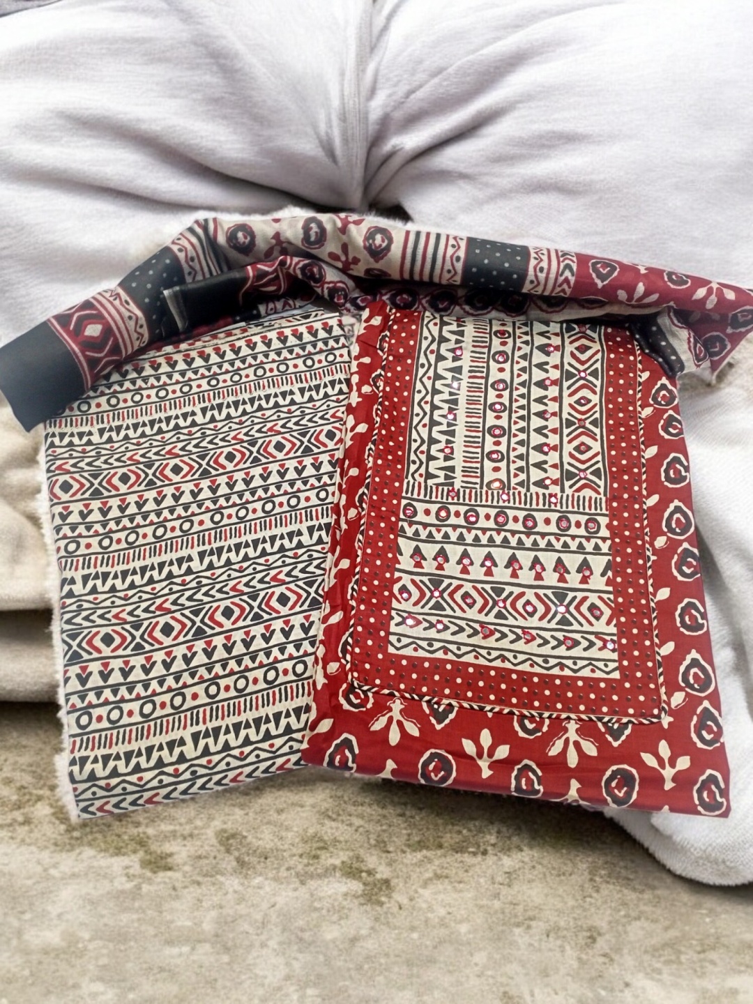

REET MAHAL Ethnic Motifs Printed Pure Cotton Unstitched Dress Material, Red