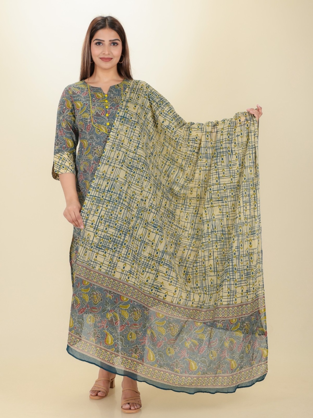

Aramya Floral Printed Notch Neck Pure Cotton Straight Kurta With Trousers & Dupatta, Green