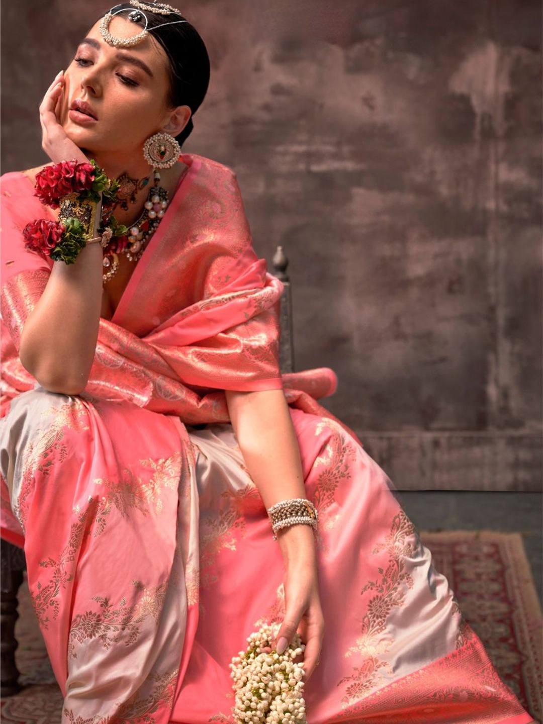 

BLENDIFY Woven Design Zari Silk Blend Banarasi Saree, Pink