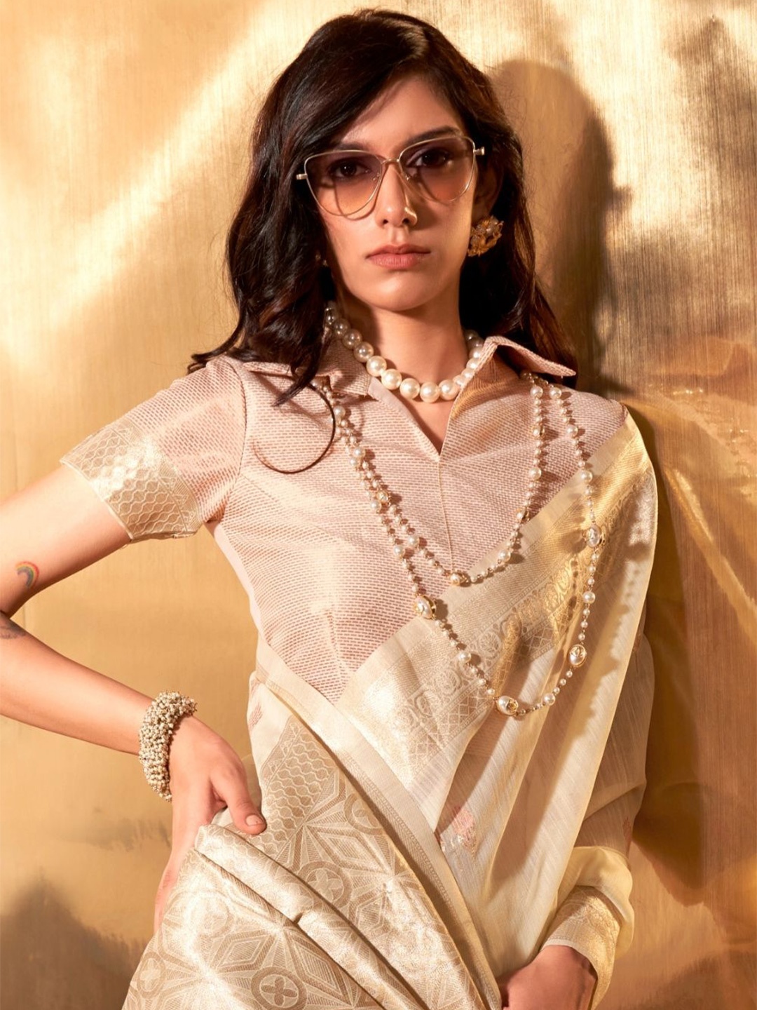 

BLENDIFY Woven Design Zari Linen Blend Banarasi Saree, Cream