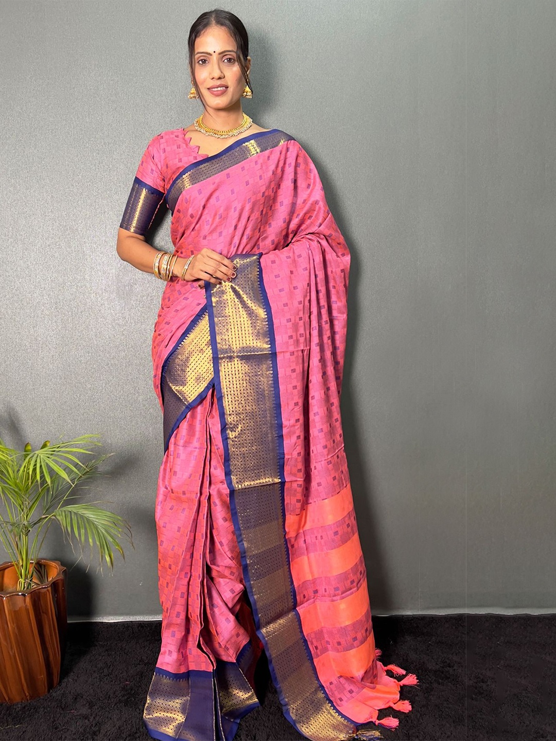 

DIVASTRI Zari Ready to Wear Mysore Silk Saree, Peach