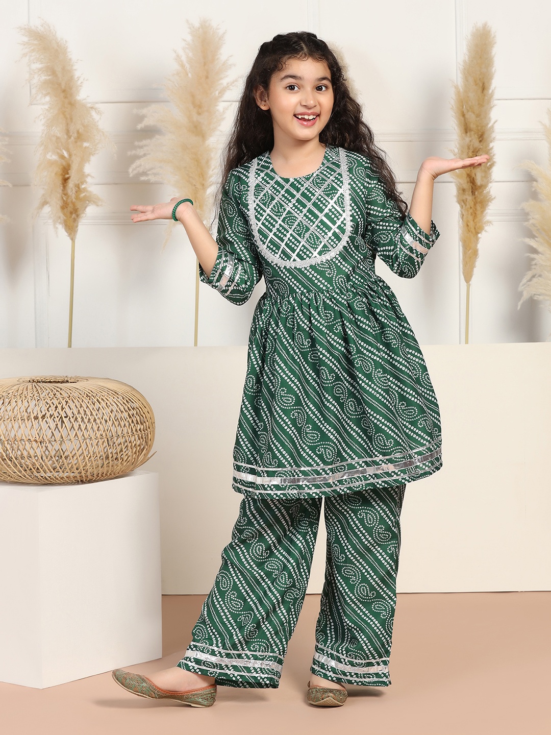 

Sangria Girls Green Bandhani Printed Cotton Blend Anarkali Kurta With Trousers