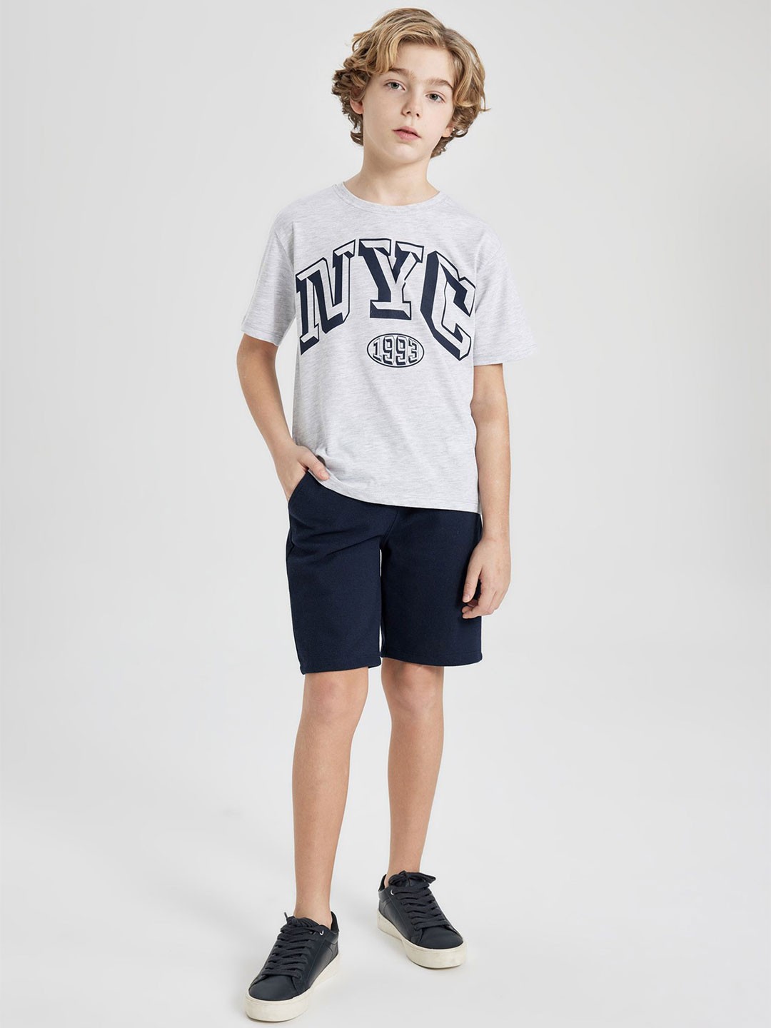 

DeFacto Boys Printed Pure Cotton T-shirt With Shorts, Grey