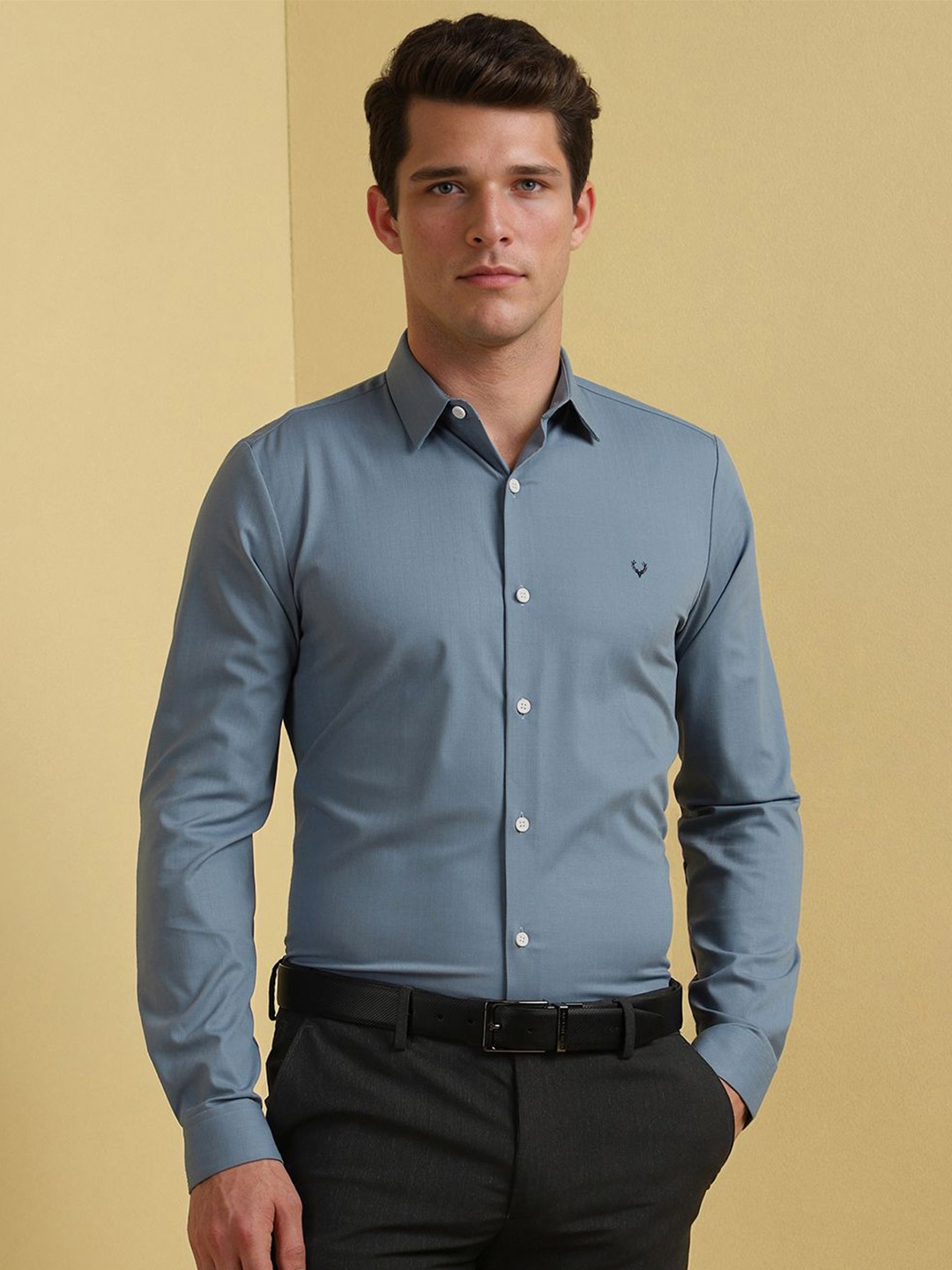 

Allen Solly Men Slim Fit Spread Collar Solid Formal Shirt, Blue