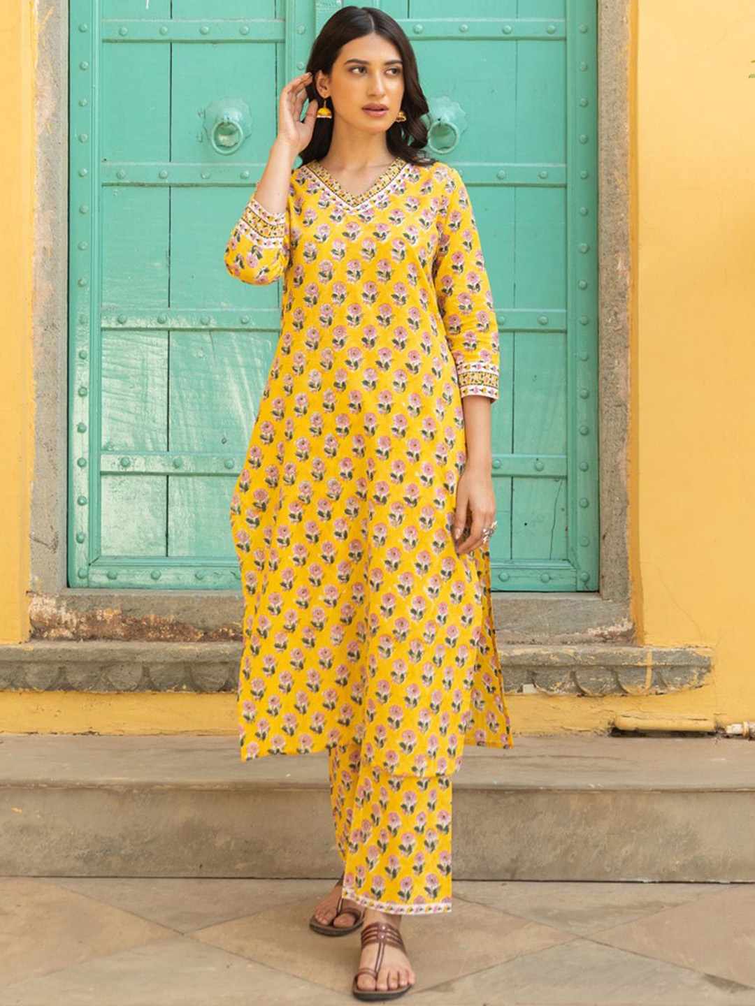 

The Ethnic Label Floral Block Printed V-Neck Pure Cotton Straight Kurta With Trouser, Yellow