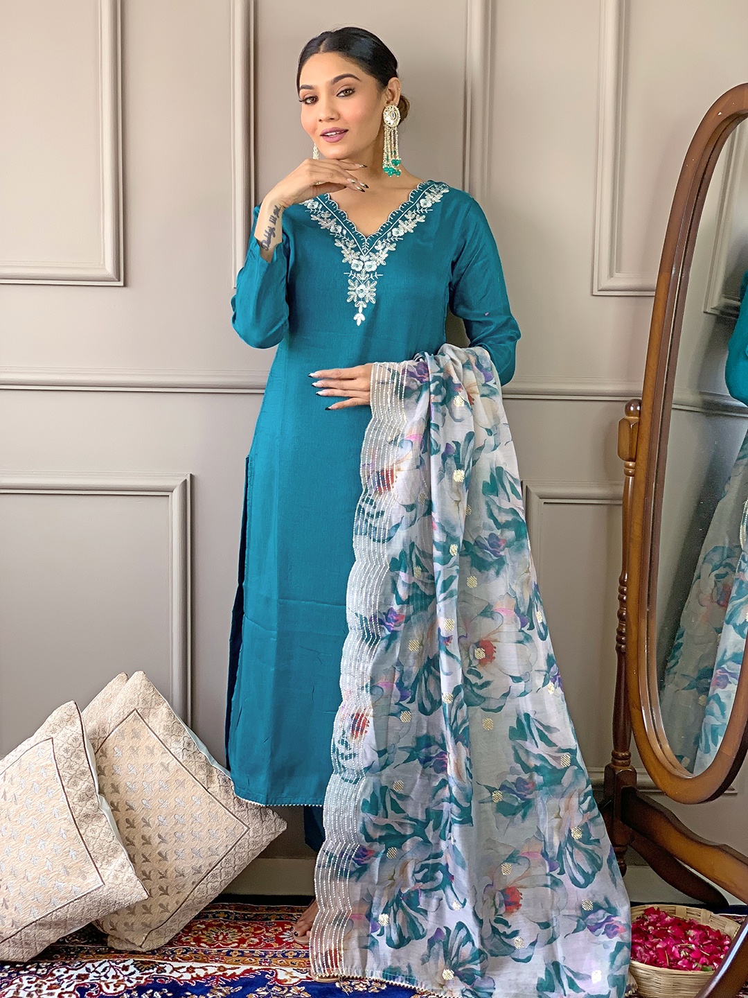 

JAPNAAM Floral Embroidered V Neck Kurta With Trousers & Dupatta, Blue