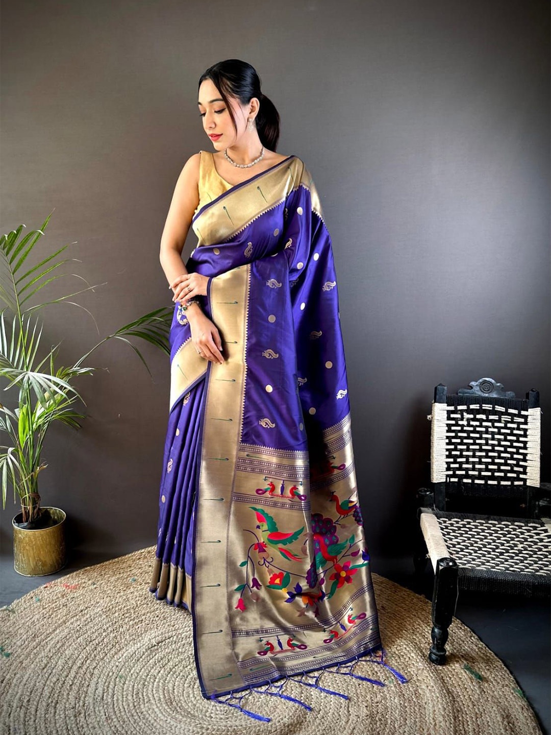 

HEER FASHION Woven Design Zari Paithani Saree, Purple