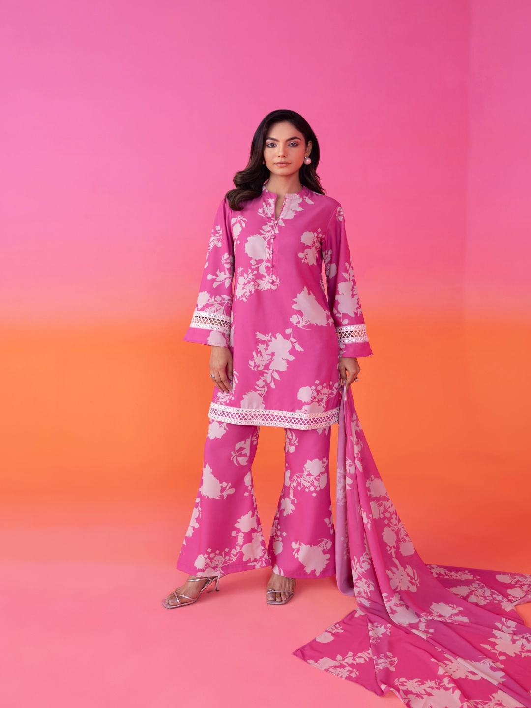 

Lookmark Floral Printed Mandarin Collar Kurta With Trouser And Dupatta, Pink