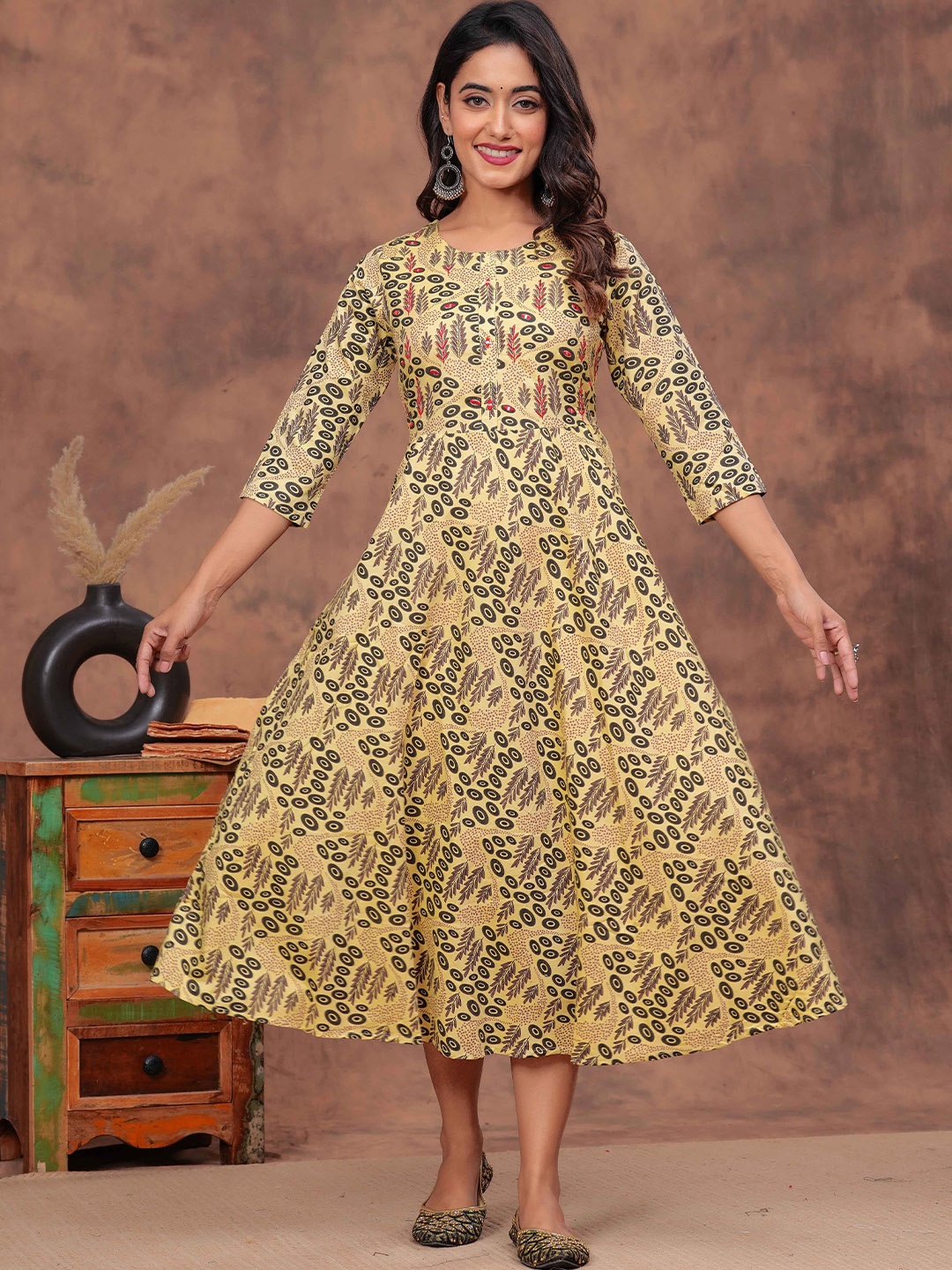 

HEARTLOOM HEARTLOOM Women Printed Pure Cotton Fit and Flare Midi Ethnic Dress, Yellow