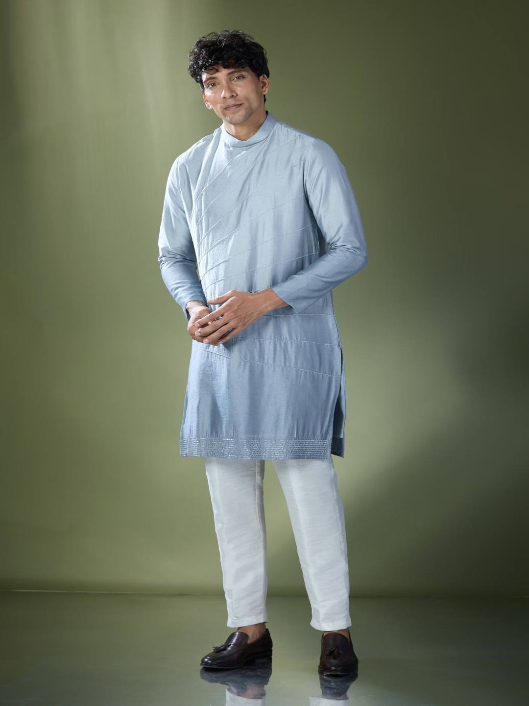 

RNG Safawala Striped Embroidered Thread Work Straight Kurta With Trousers, Blue