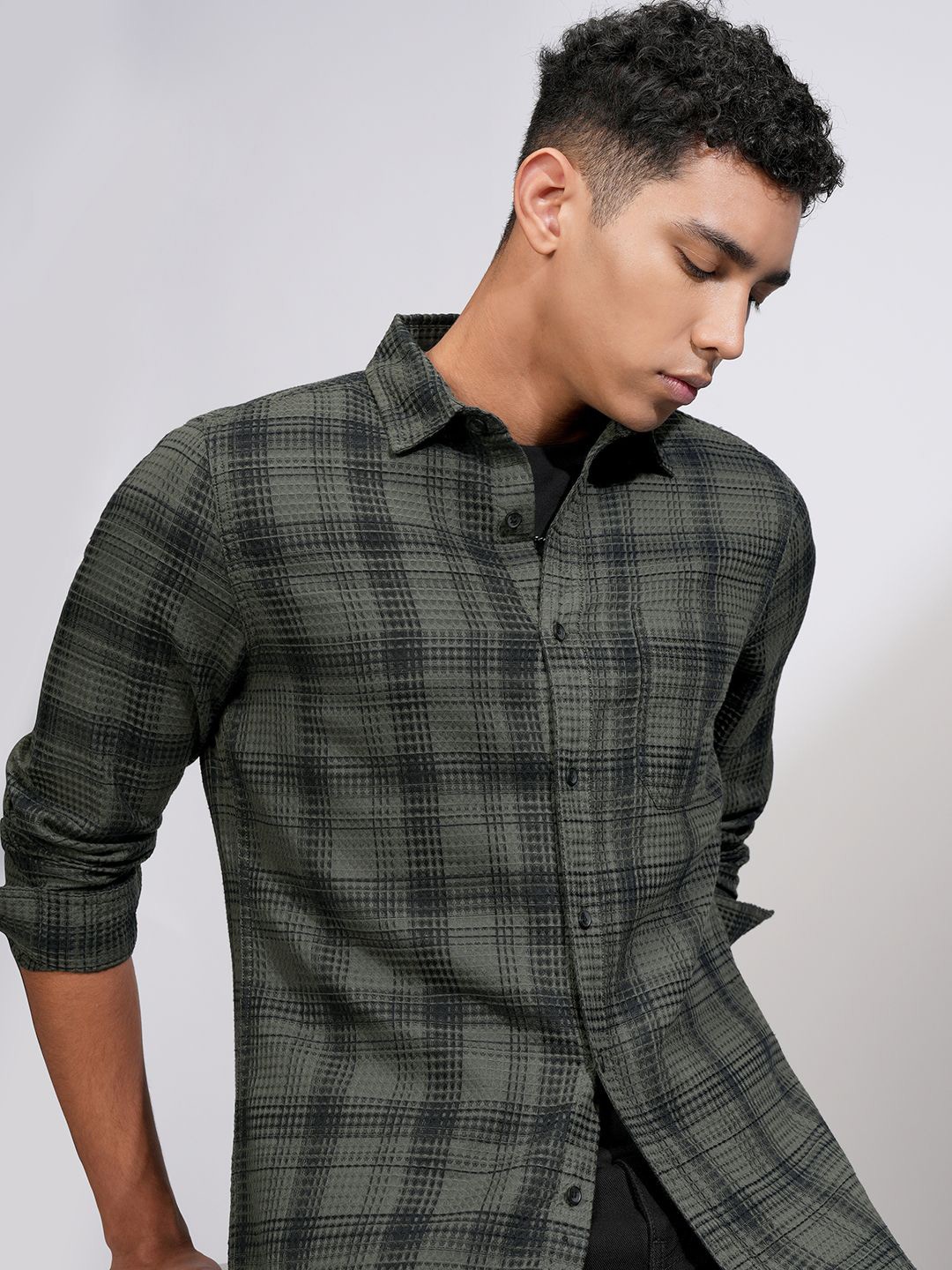 

HIGHLANDER Men Slim Fit Opaque Striped Casual Shirt, Olive