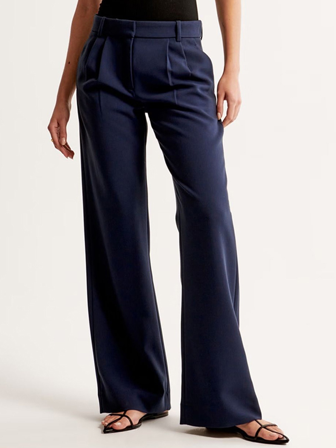 

FNOCKS Women Tailored Straight Fit High-Rise Pleated Trousers, Navy blue