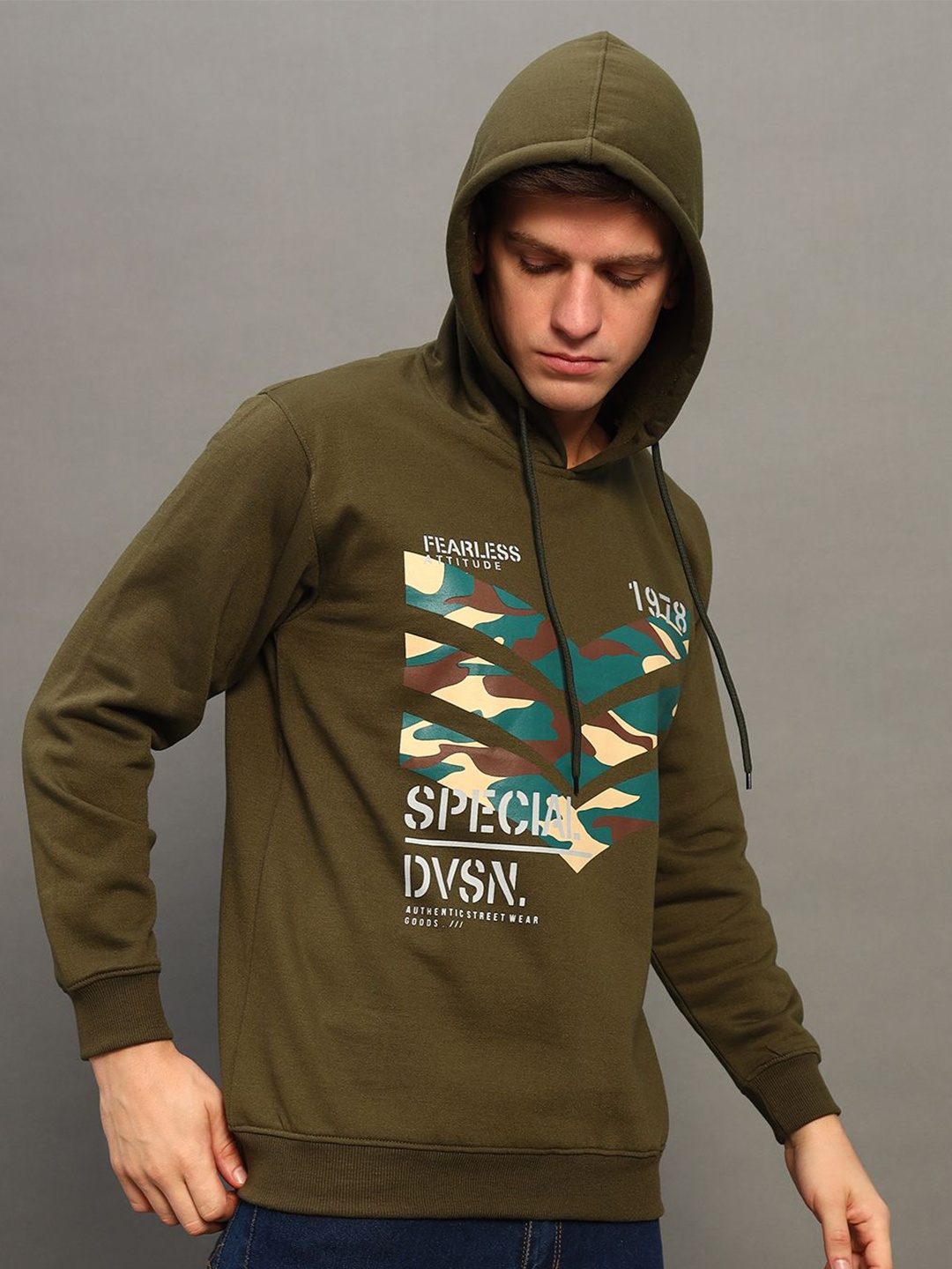 

THE CASUALS Men Printed Hooded Sweatshirt, Olive