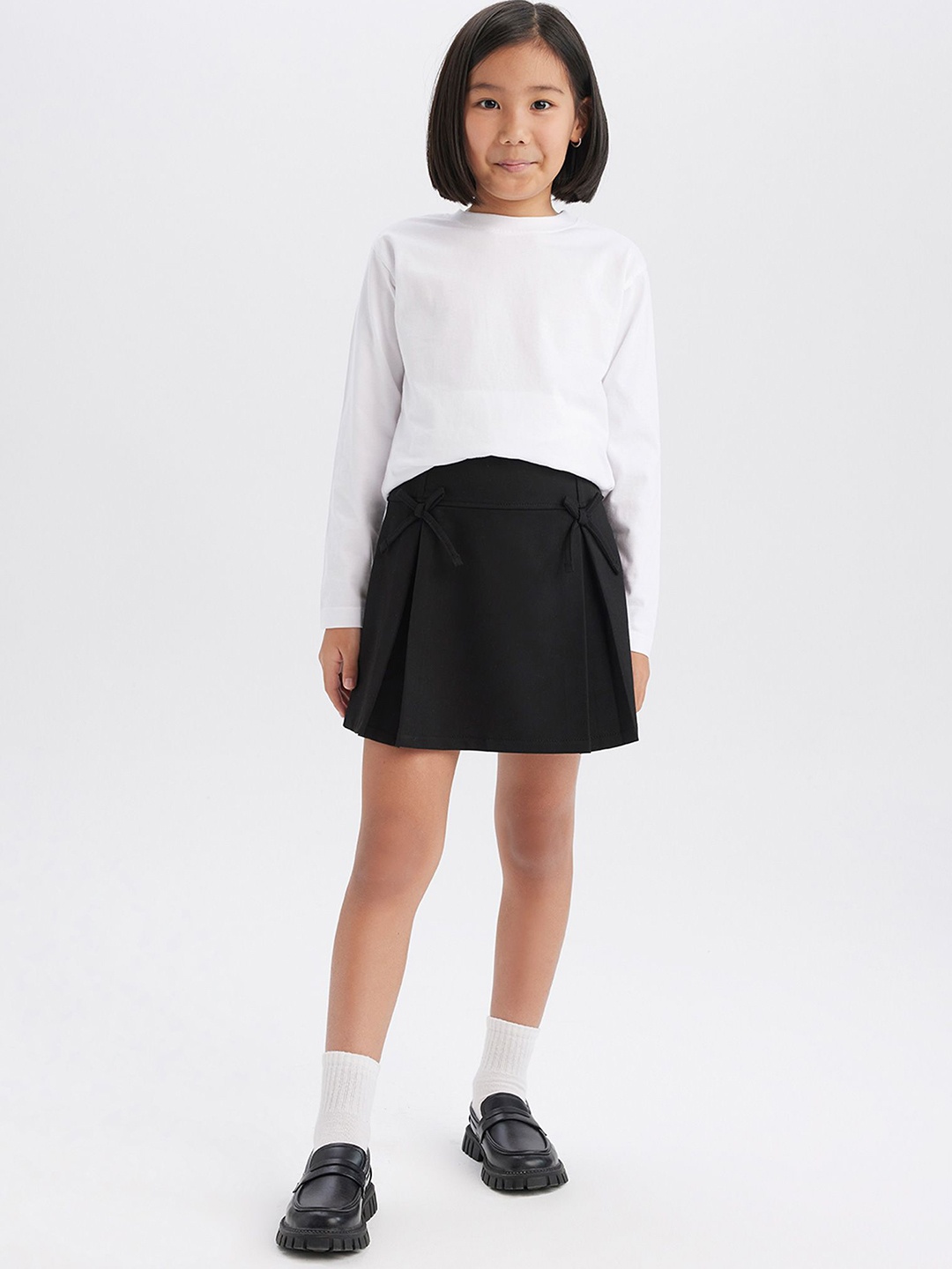 

DeFacto Girls Pleated A-Line Mini Skirt, Black