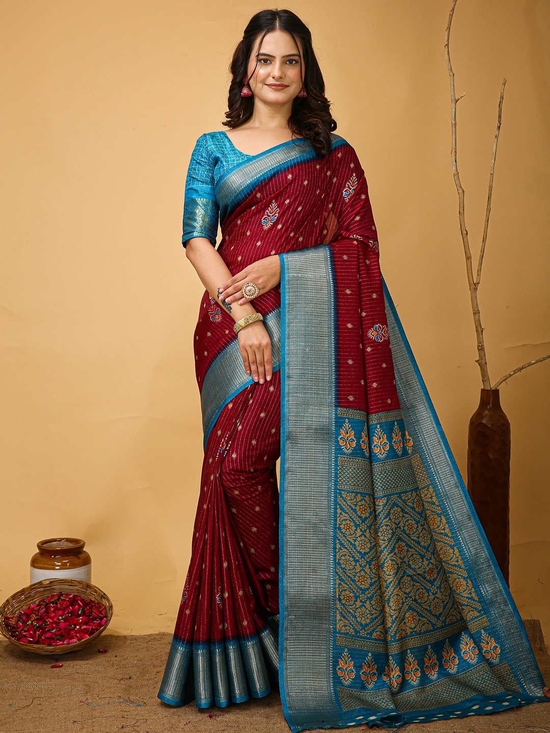 

HI FI NX Ethnic Motifs Woven Design Zari Kanjeevaram Saree, Maroon