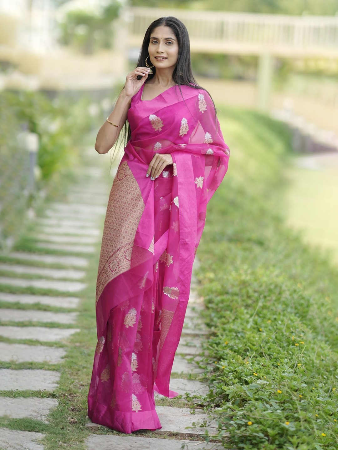 

arunima weaves Woven Design Organza Banarasi Saree, Pink