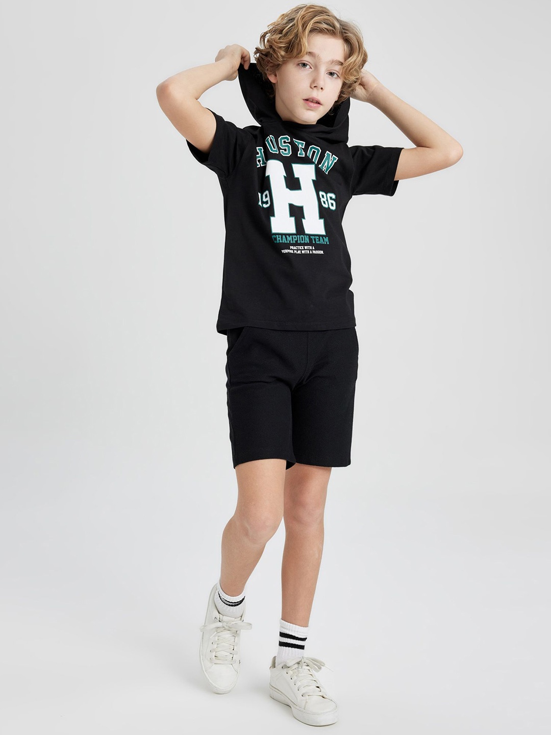 

DeFacto Boys Printed T-shirt with Shorts, Black