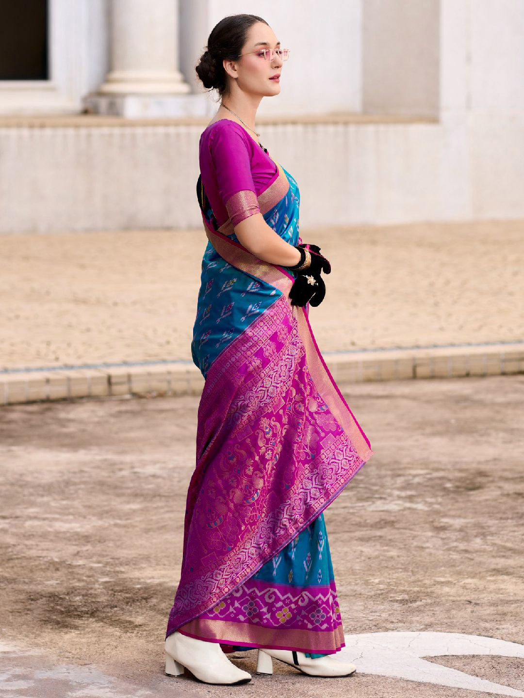 

LeeliPeeri Designer Woven Design Foil Printed Zari Saree, Blue