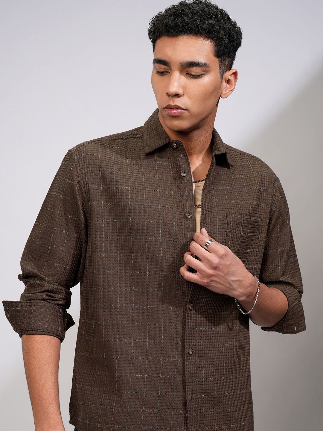 

HIGHLANDER Men Relaxed Fit Spread Collar Textured Casual Shirt, Brown