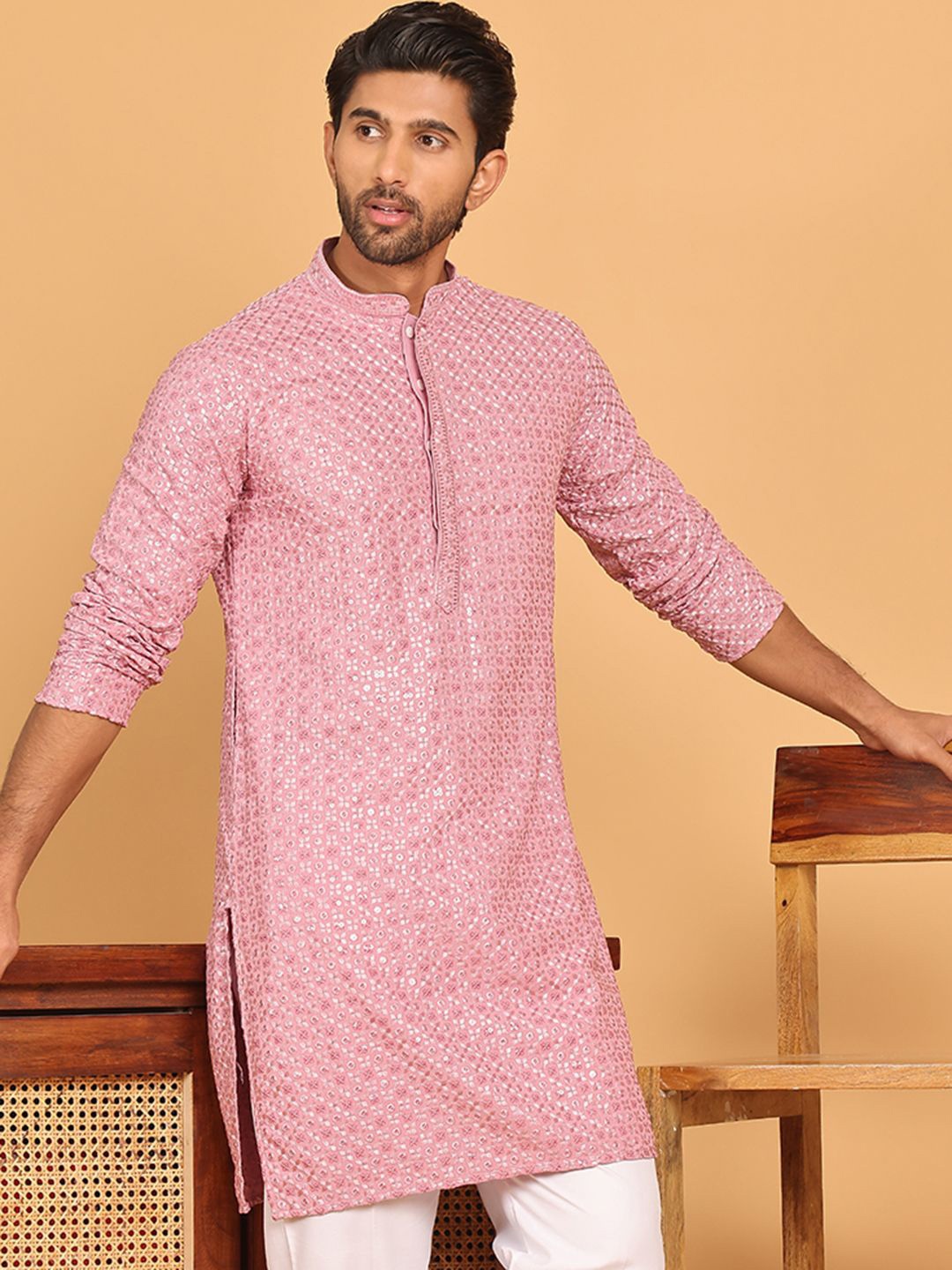 

Jompers Men Geometric Embroidered Sequinned Kurta, Magenta