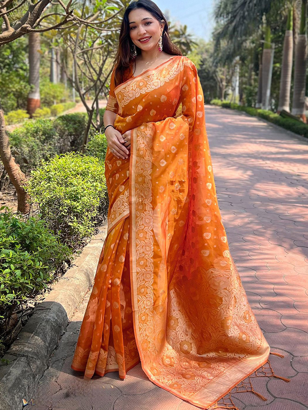 

DIVASTRI Woven Design Zari Organza Saree, Orange