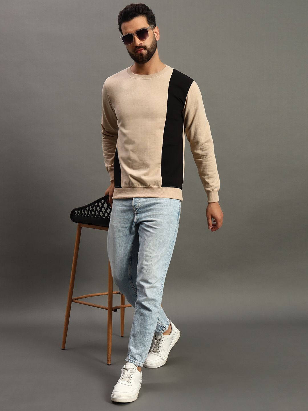 

HUSHBUCKS Men Colourblocked Round Neck Sweatshirt, Beige