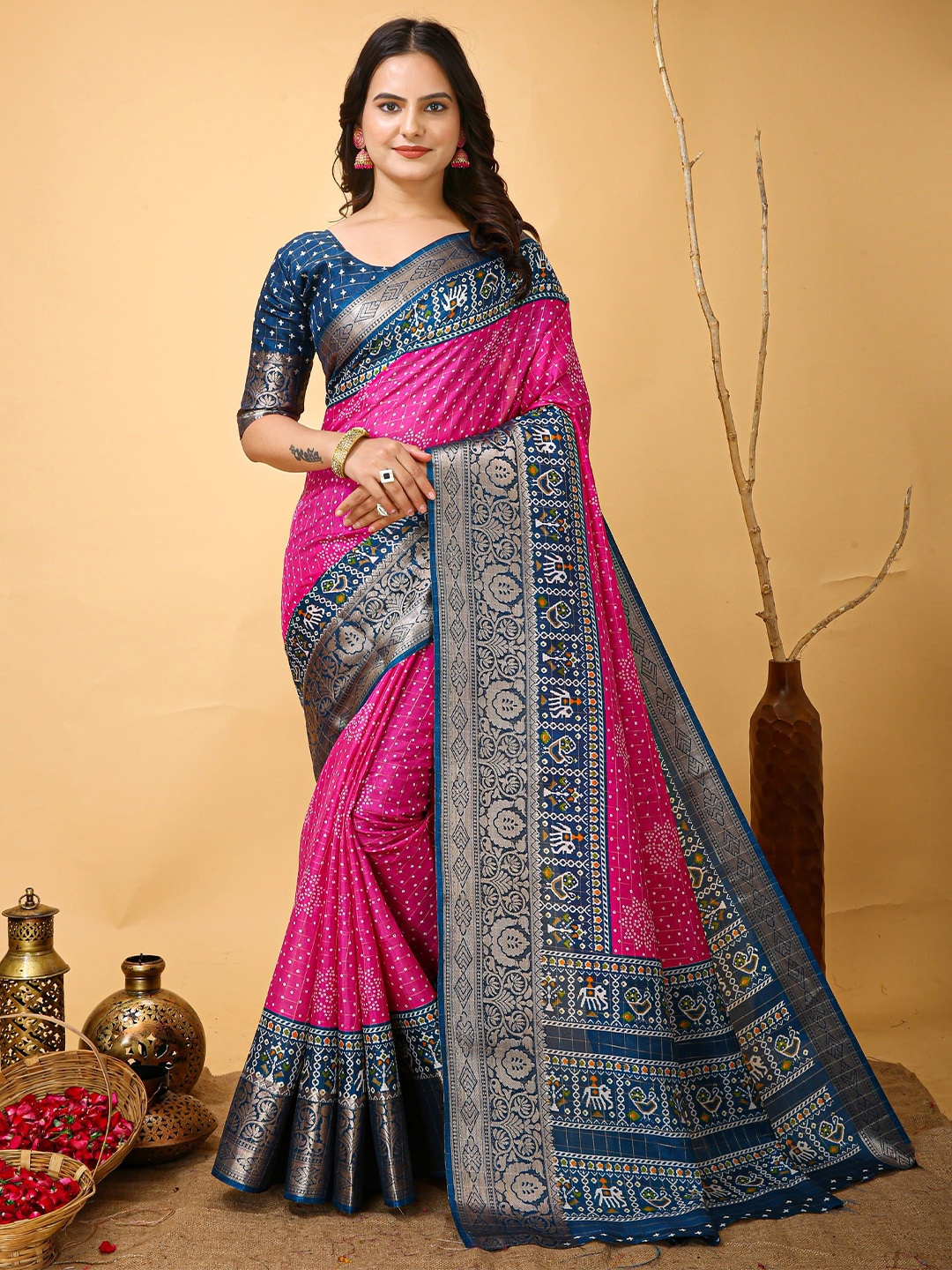

HI FI NX Bandhani Printed Zari Kanjeevaram Saree, Pink