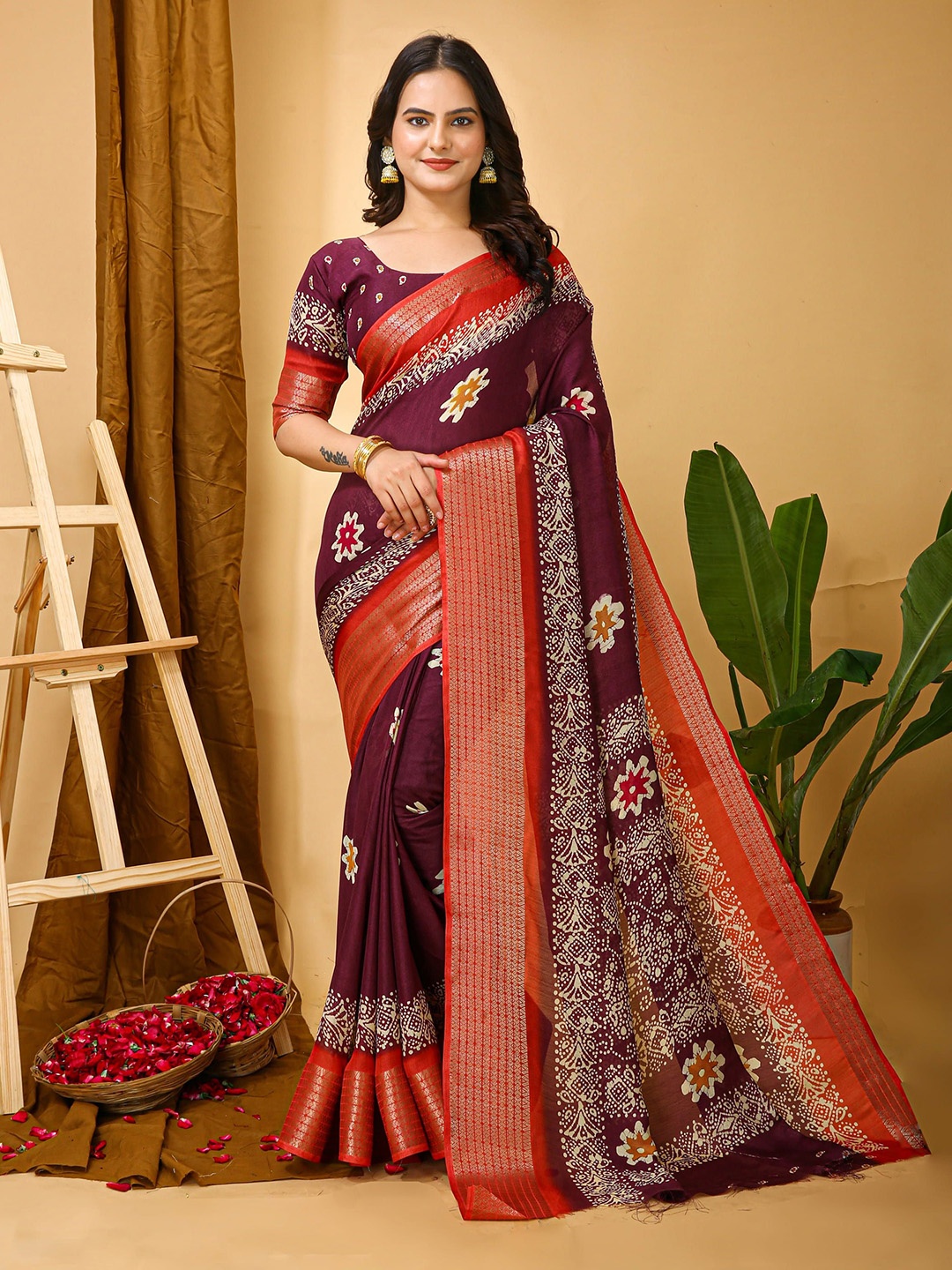 

HI FI NX Floral Banarasi Saree, Maroon