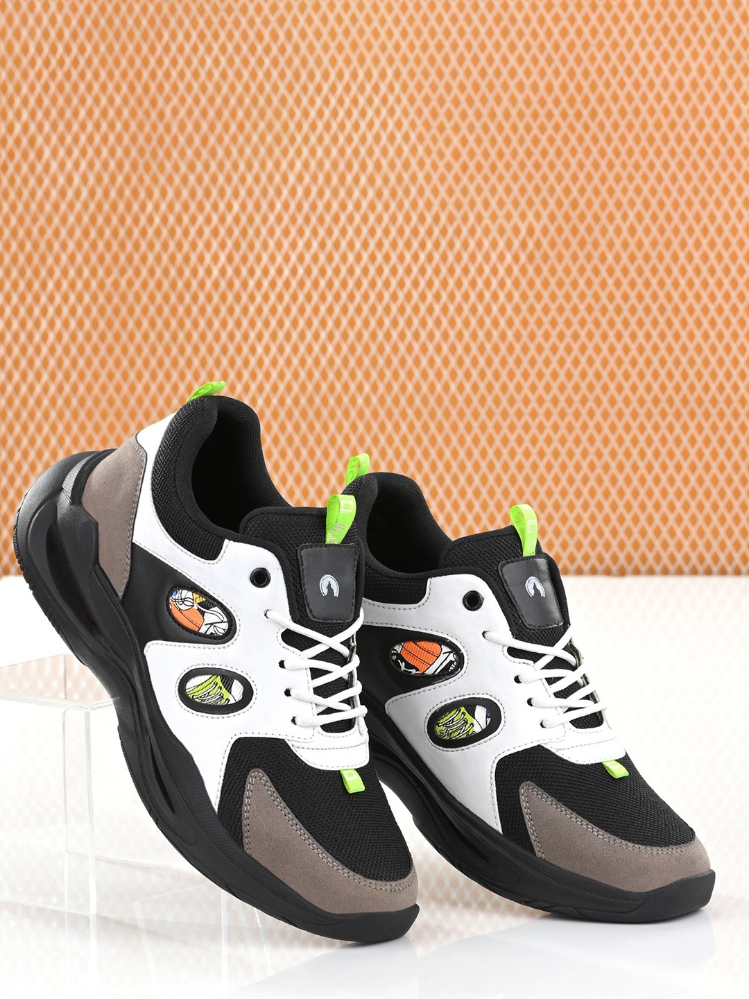 

Rising Wolf Men Sneakers, Black