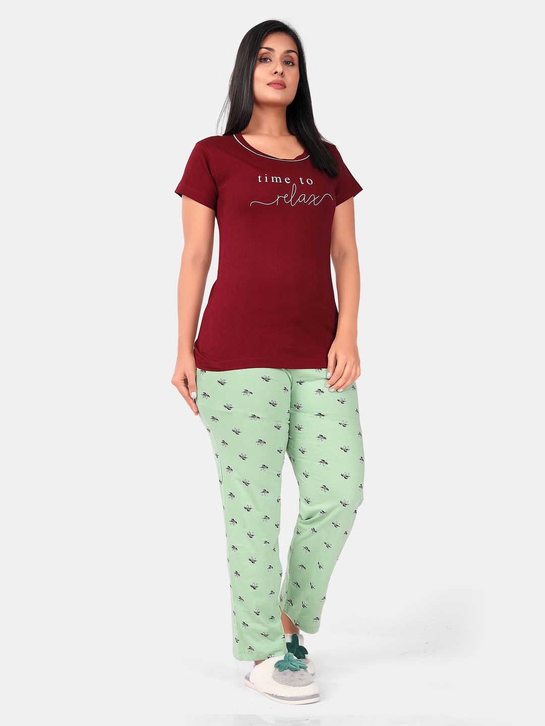 

SWEET MOON Printed Round Neck T-Shirt With Pyjama, Maroon