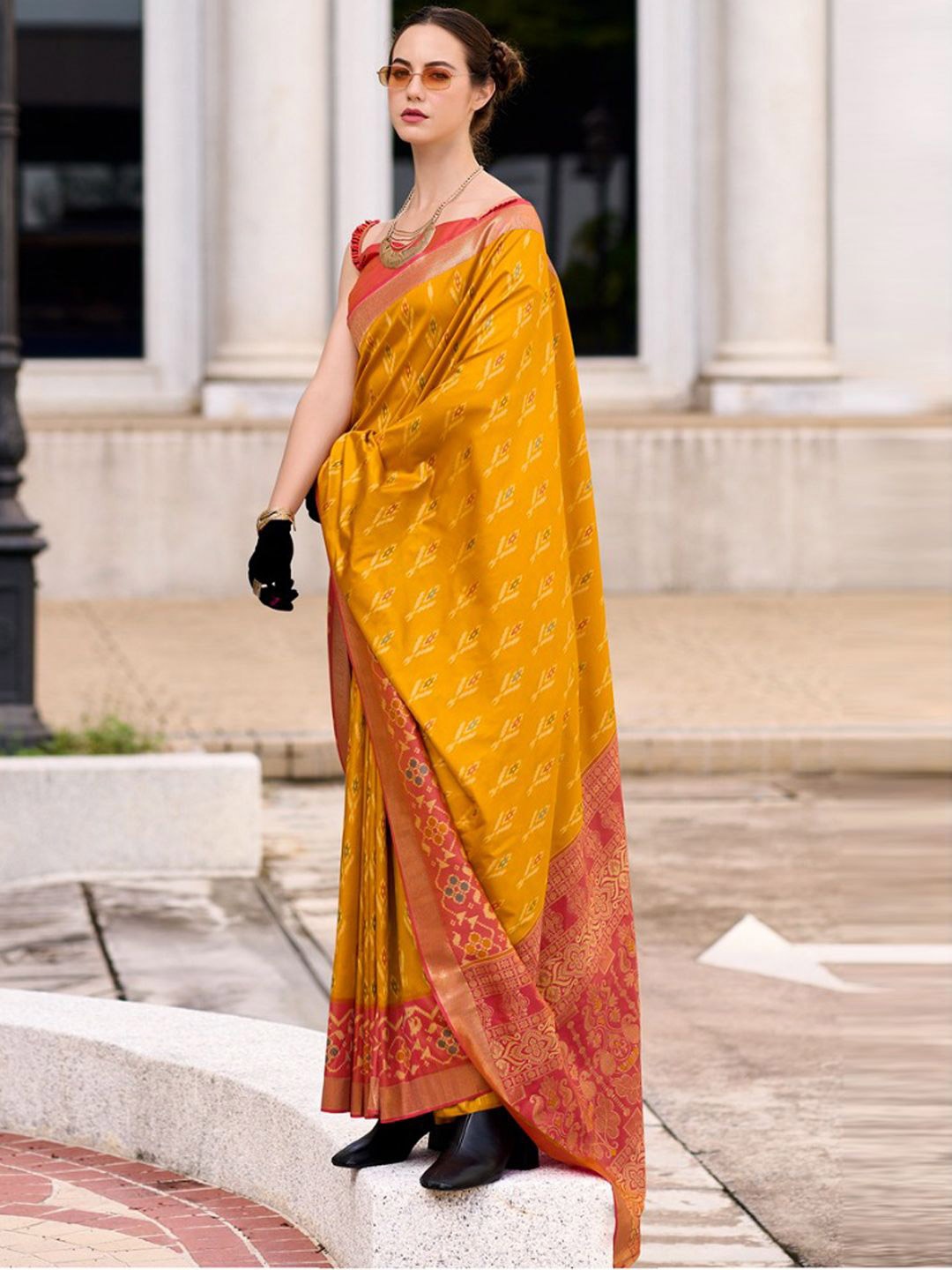 

LeeliPeeri Designer Women Ethnic Motifs Printed Zari Saree, Mustard