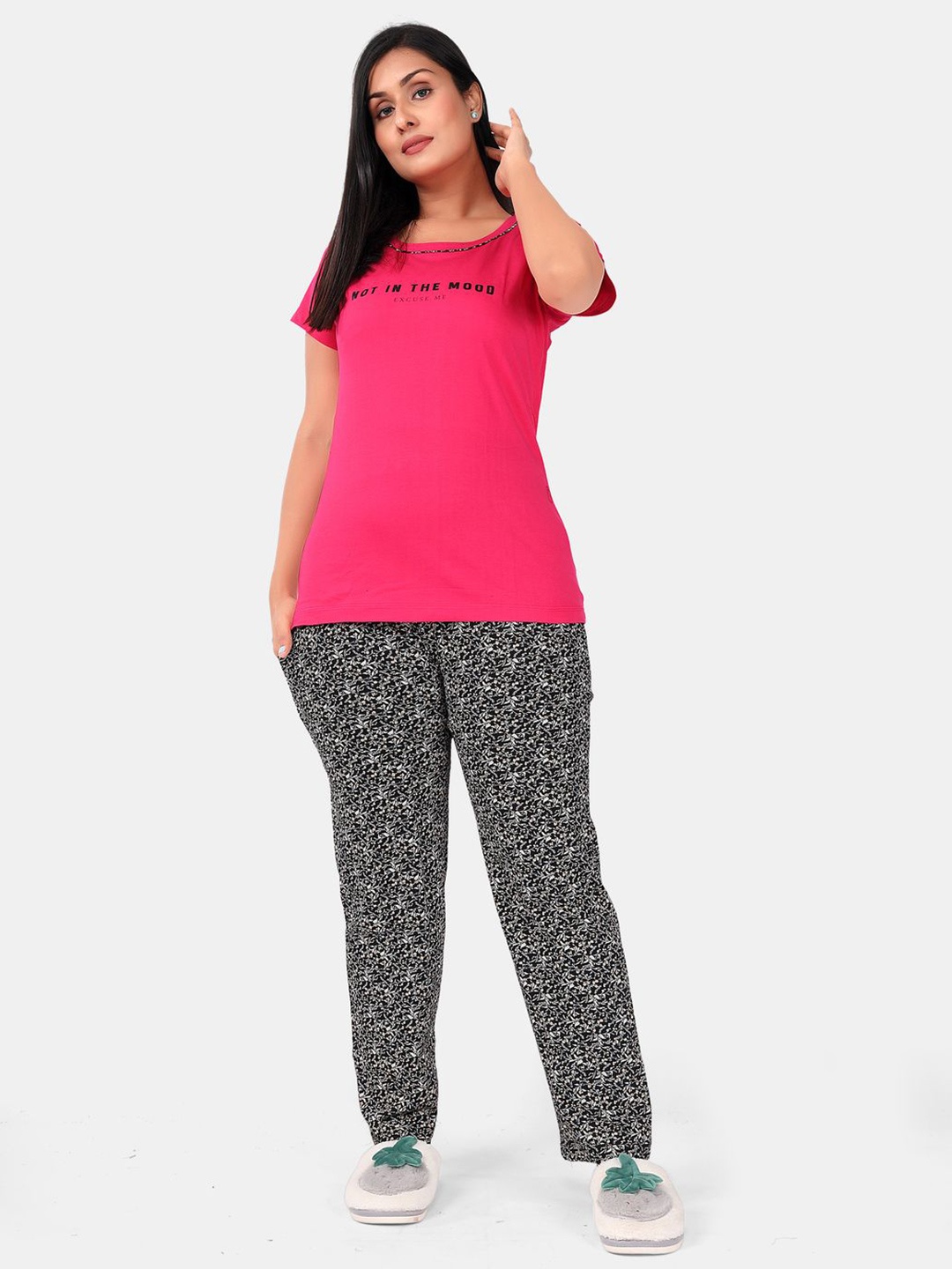 

SWEET MOON Printed Round Neck T-Shirt With Pyjama, Pink