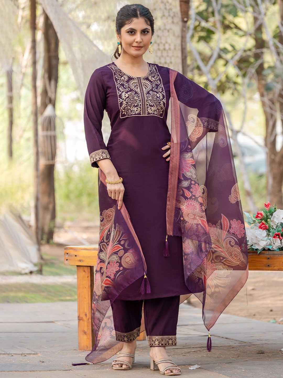 

Ekta Textiles Women Ethnic Motifs Yoke Design Regular Thread Work Kurta with Pyjamas & With Dupatta, Purple