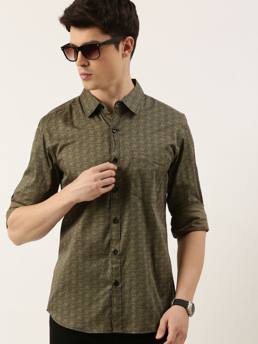 

Metronaut Men Spread Collar Geometric Printed Cotton Casual Shirt, Olive
