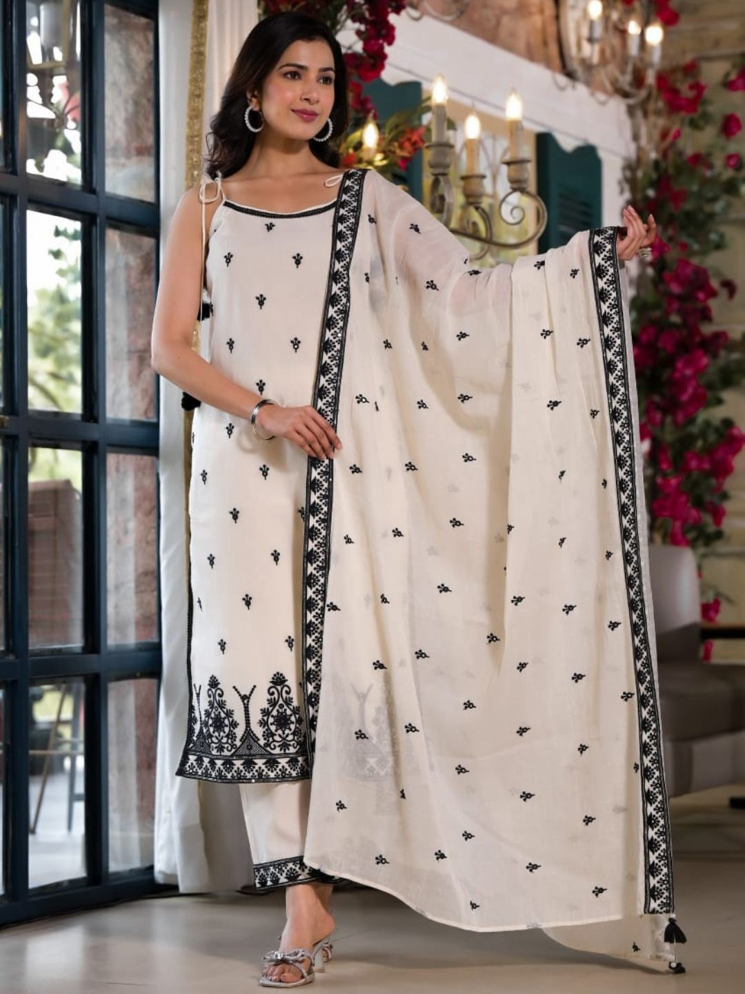 

ANUSHEET Women Regular Pure Cotton Kurta with Trousers & With Dupatta, White