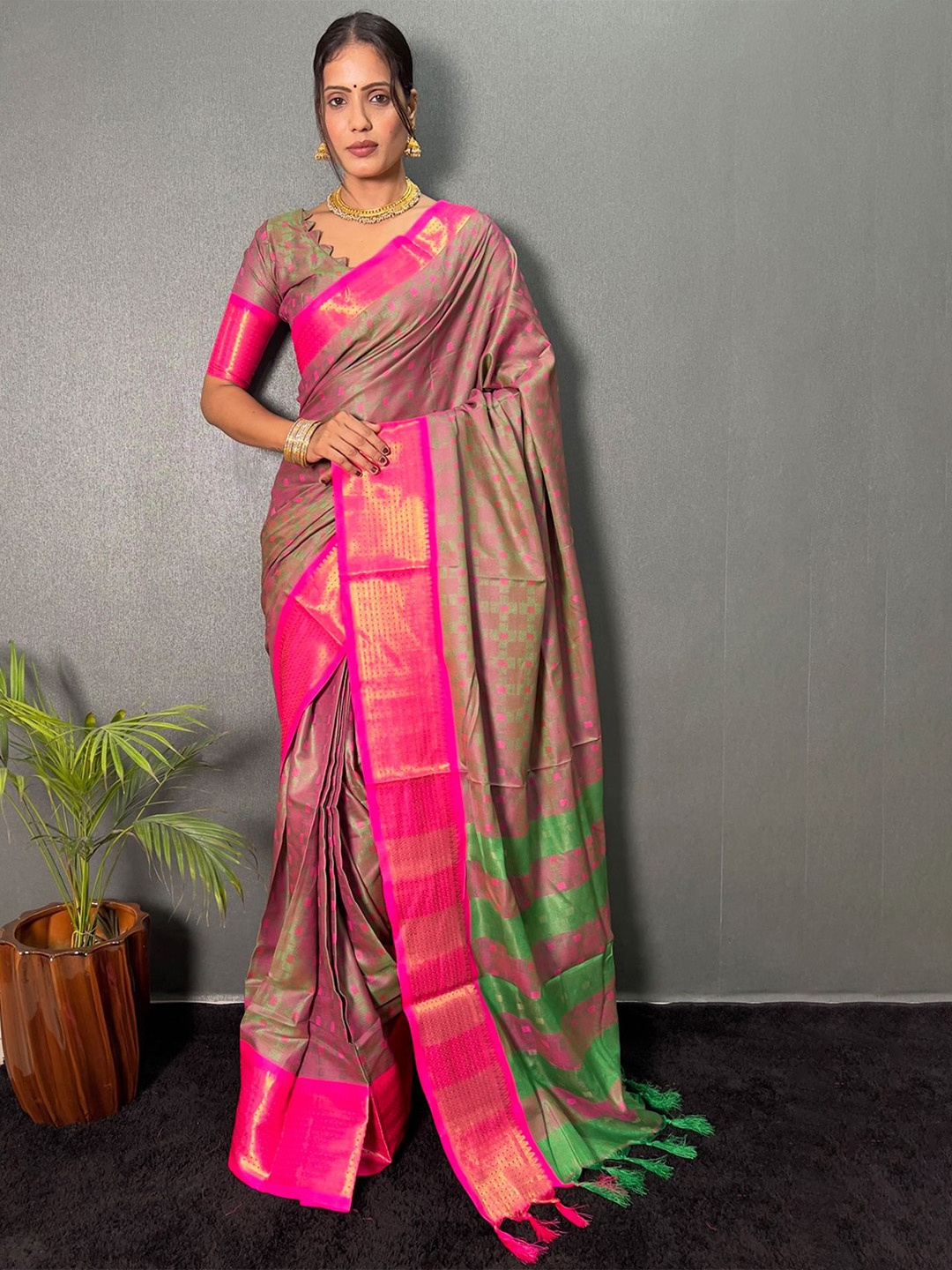 

DIVASTRI Woven Design Zari Ready to Wear Mysore Silk Saree, Olive