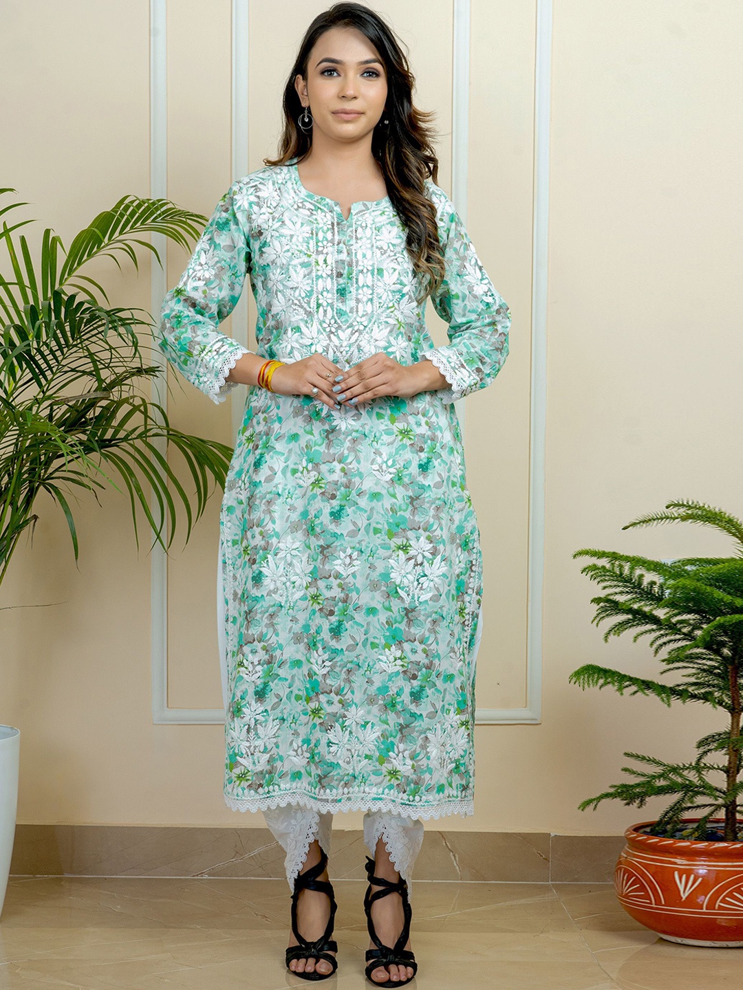 

ADR CHIKAN Floral Embroidered Notch Neck Mulmul Cotton Straight Kurta, Sea green