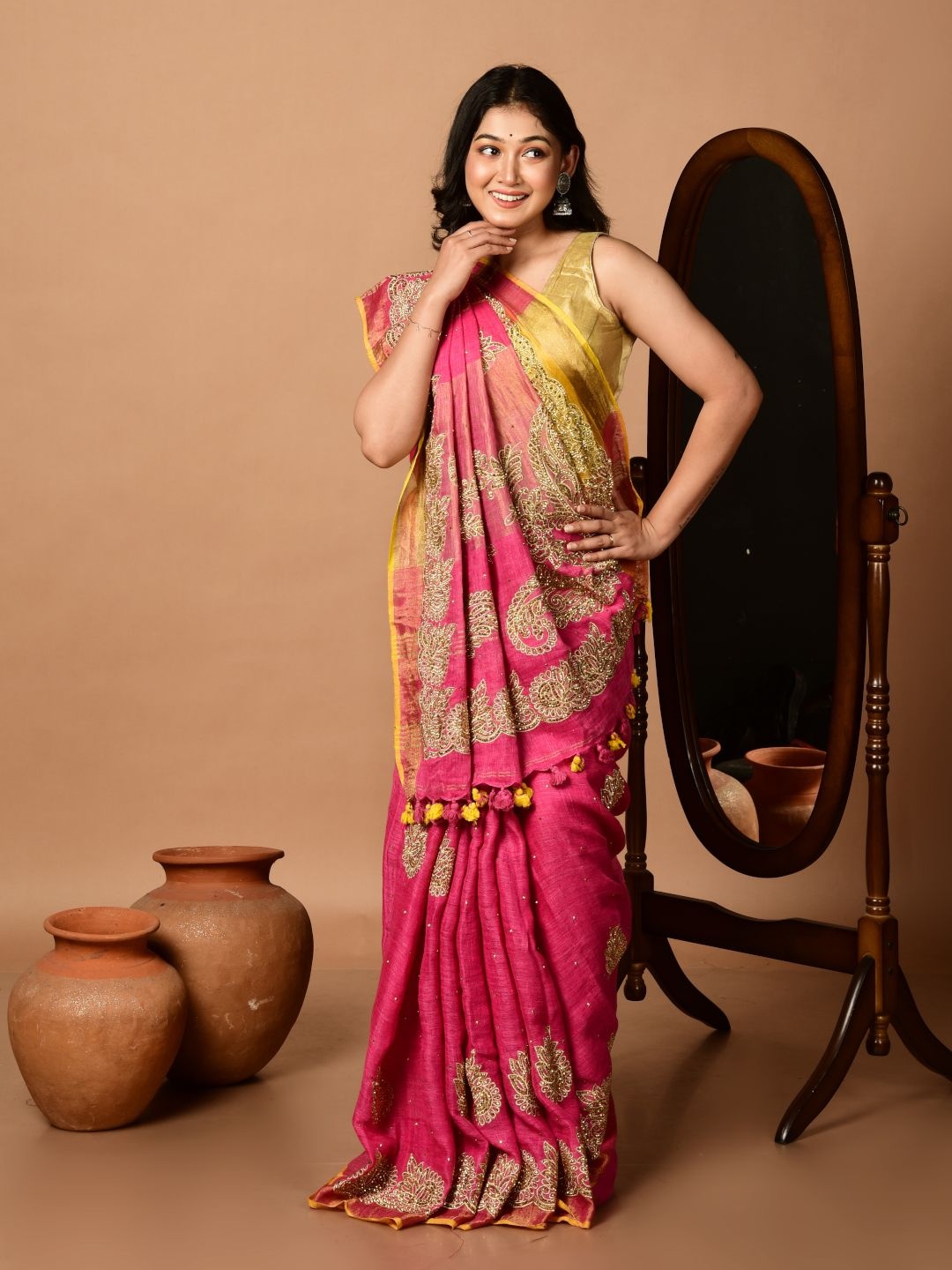 

HOUSE OF ARLI Embellished Embroidered Pure Linen Designer Saree, Pink