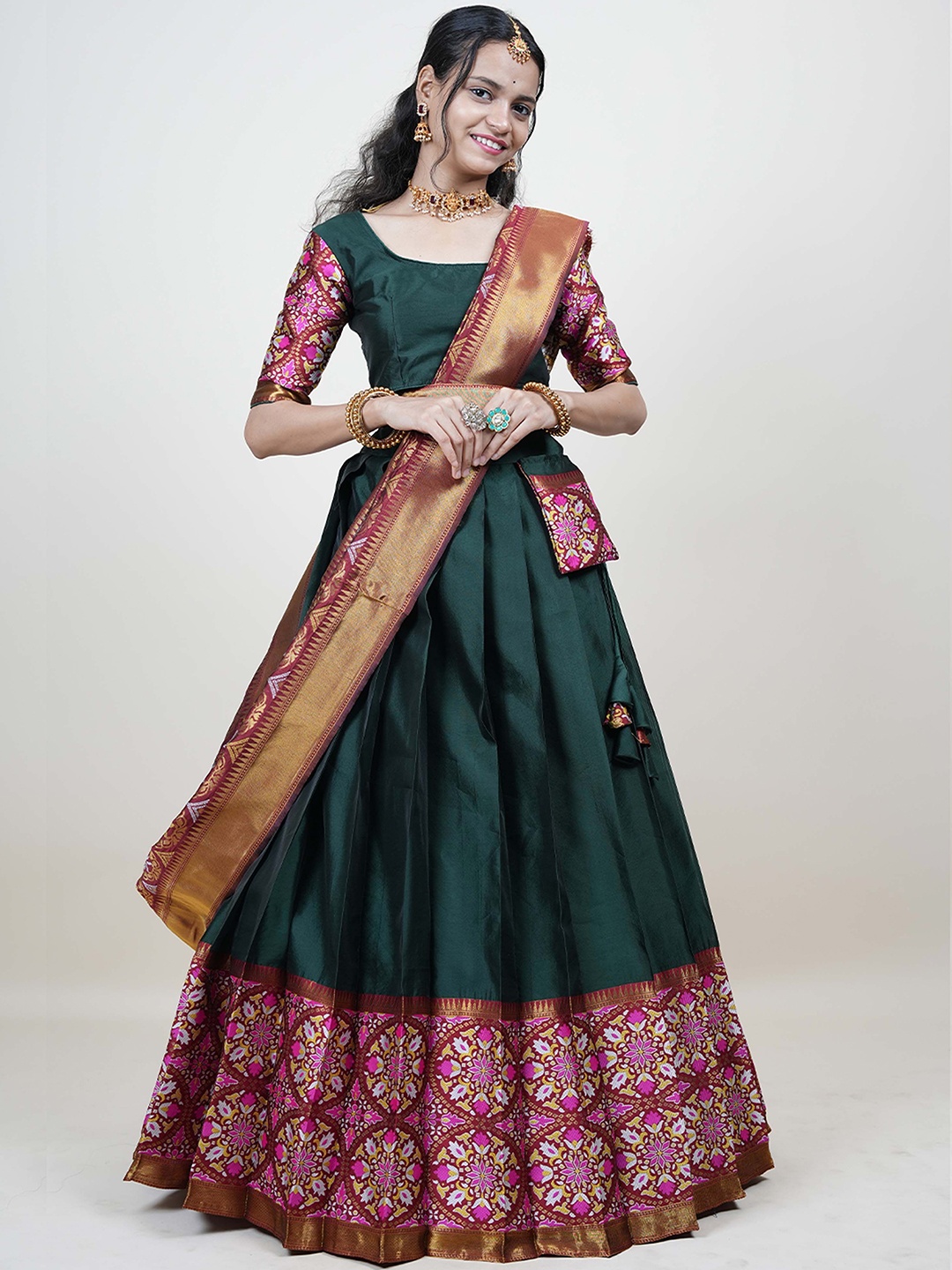 

MAGMINA Unstitched Lehenga & Blouse With Dupatta, Green