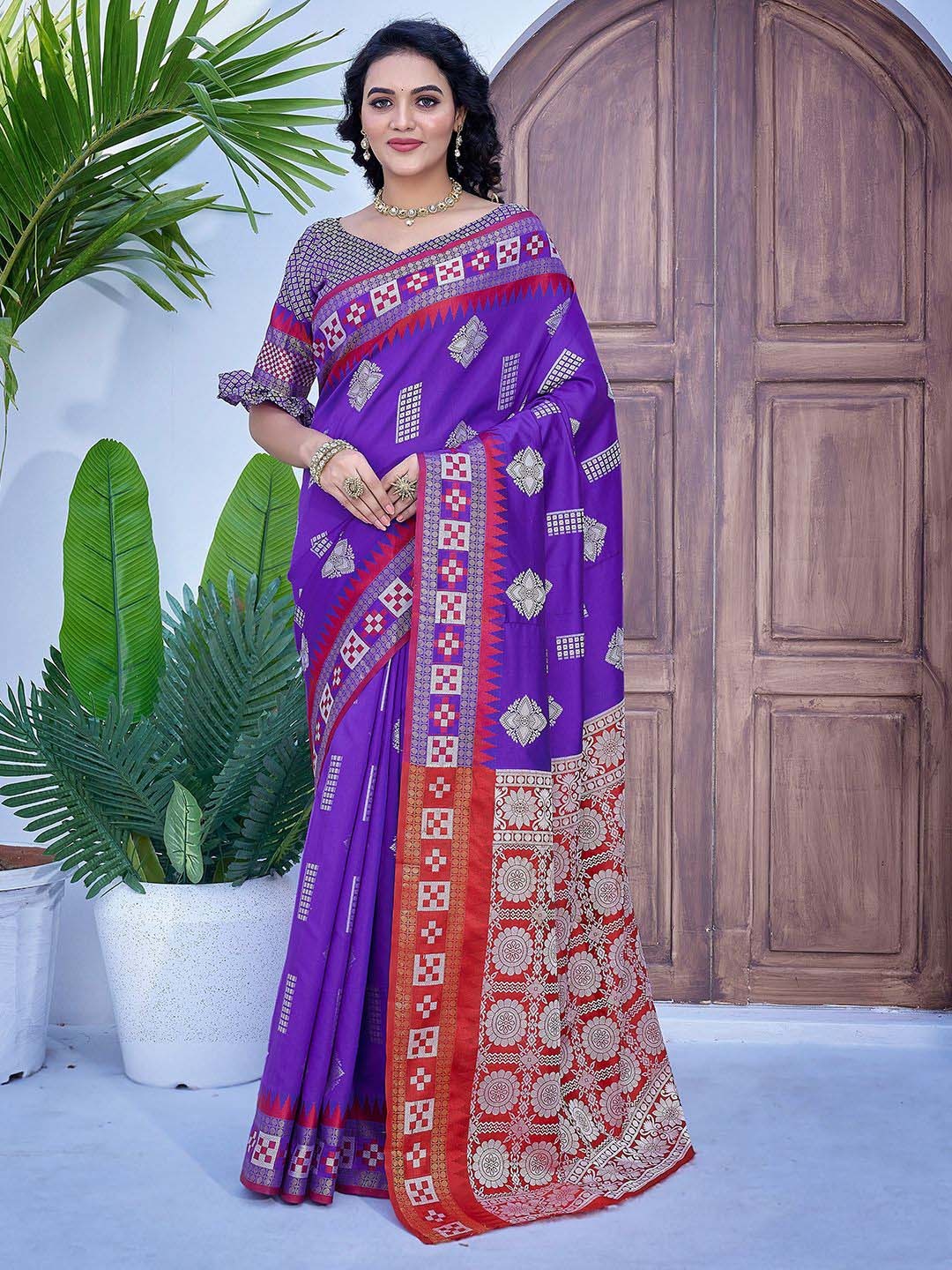 

DIVASTRI Woven Design Banarasi Saree With Unstitched Blouse Piece, Violet