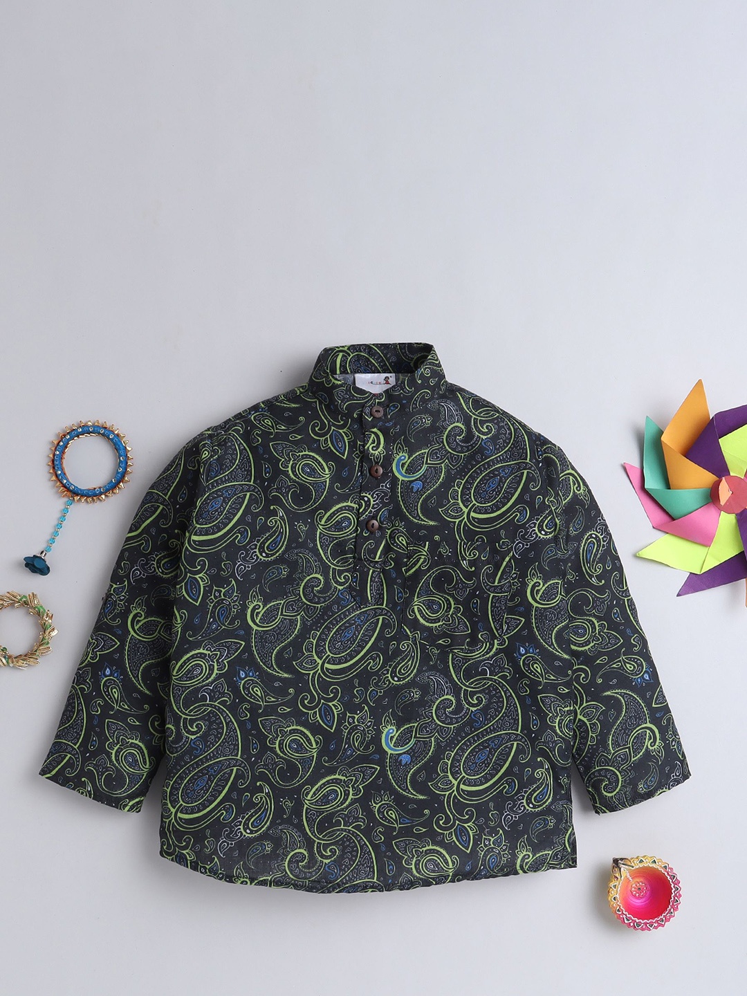 

BAATCHEET Boys Paisley Printed Band Collar Pure Cotton Short Kurta, Black