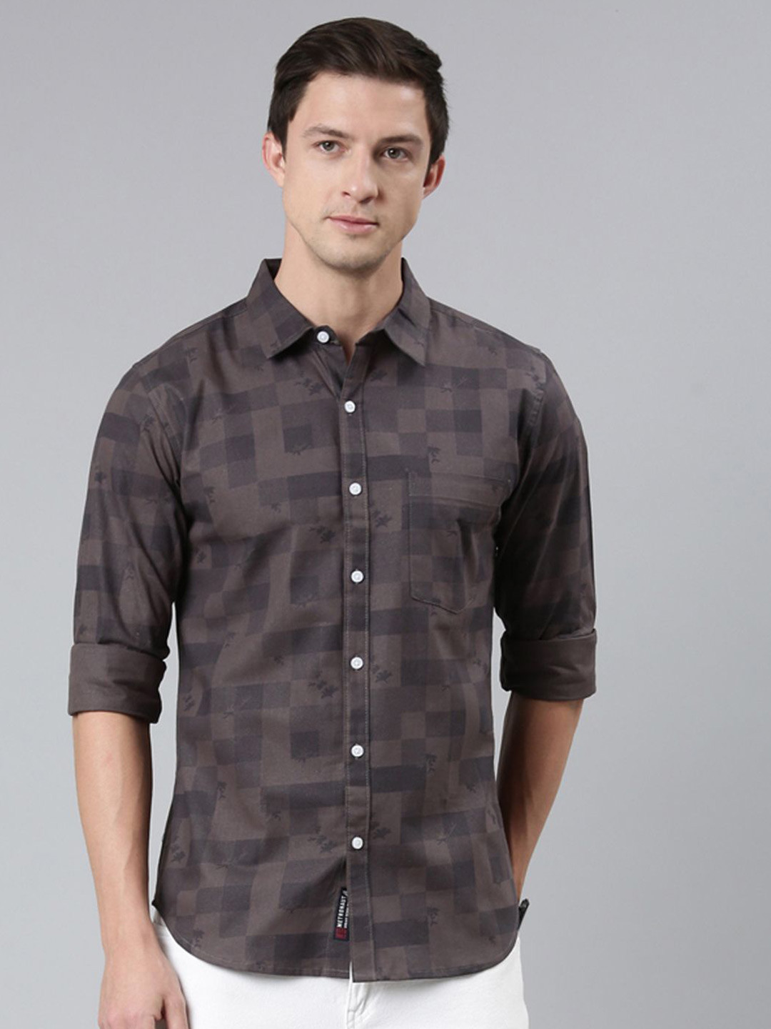 

Metronaut Men Spread Collar Checked Cotton Casual Shirt, Grey