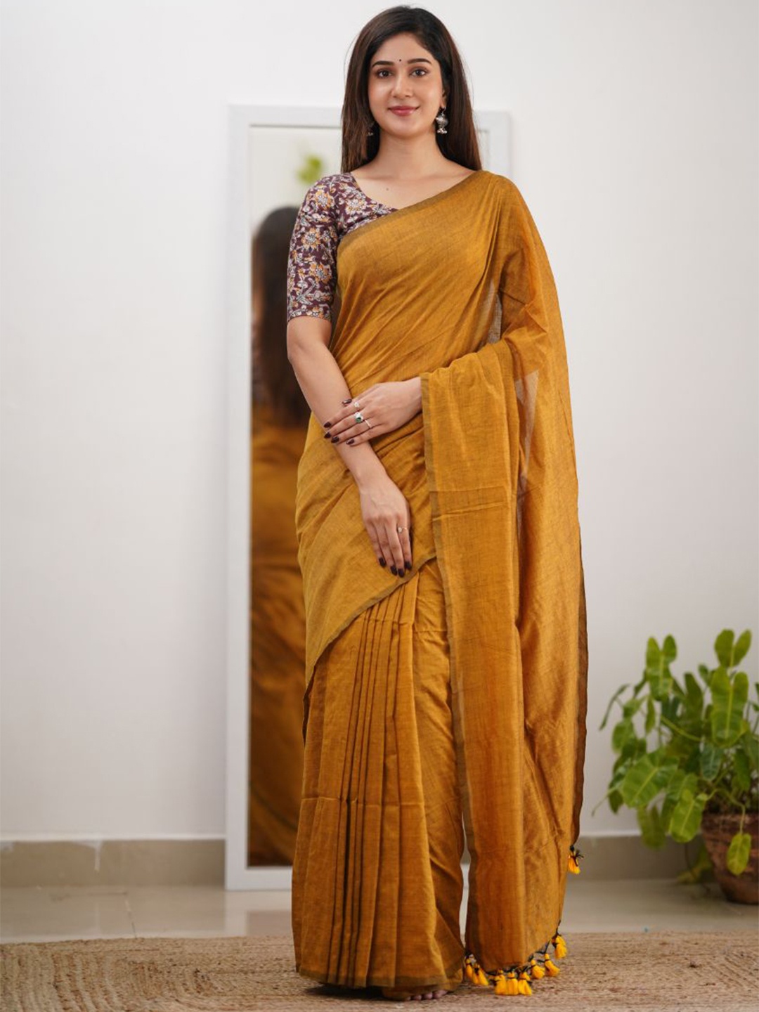 

Sutisancha Cotton Saree with Kalamkari Blouse, Mustard