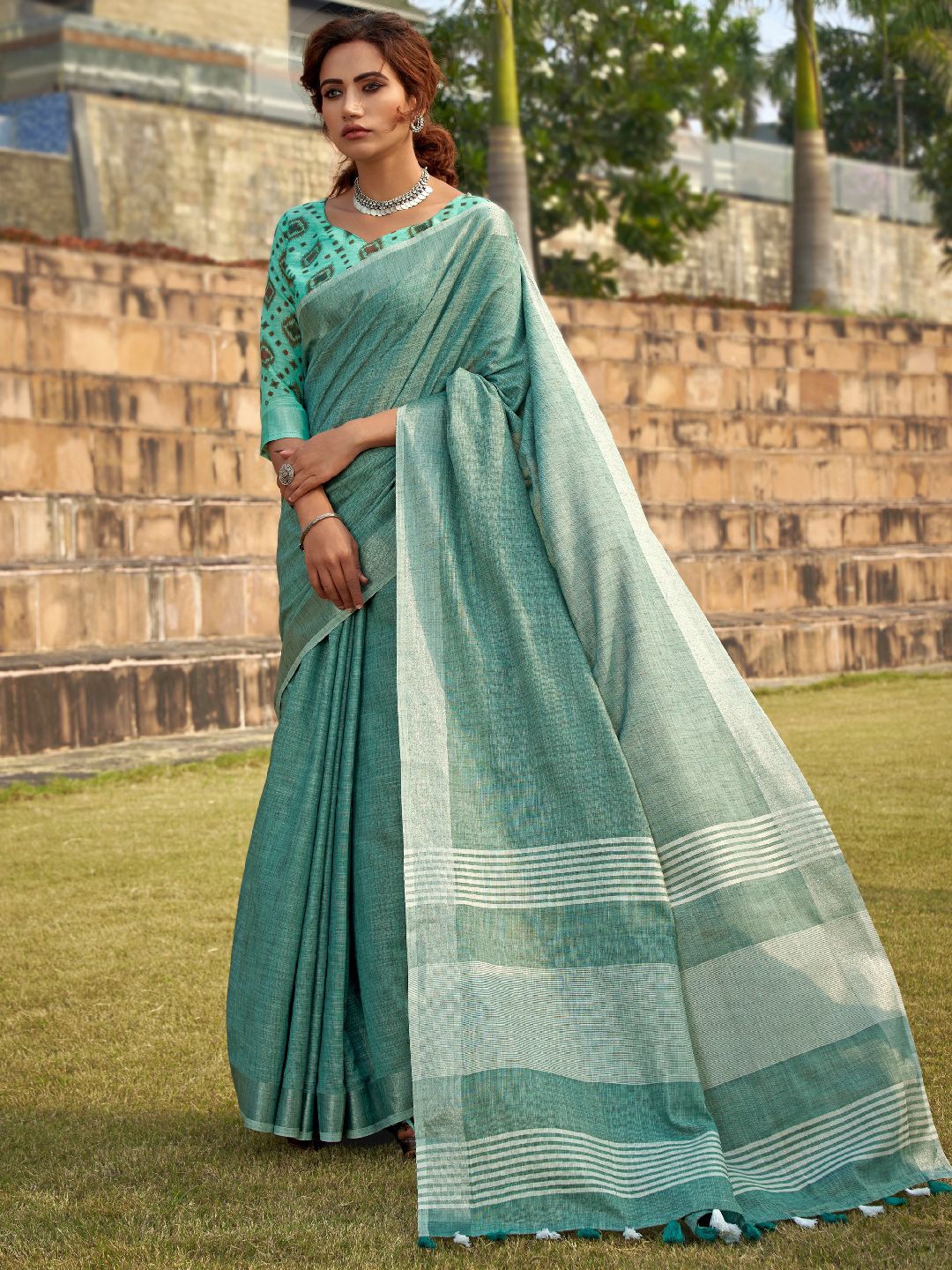 

LeeliPeeri Designer Woven Design Khadi Saree, Blue
