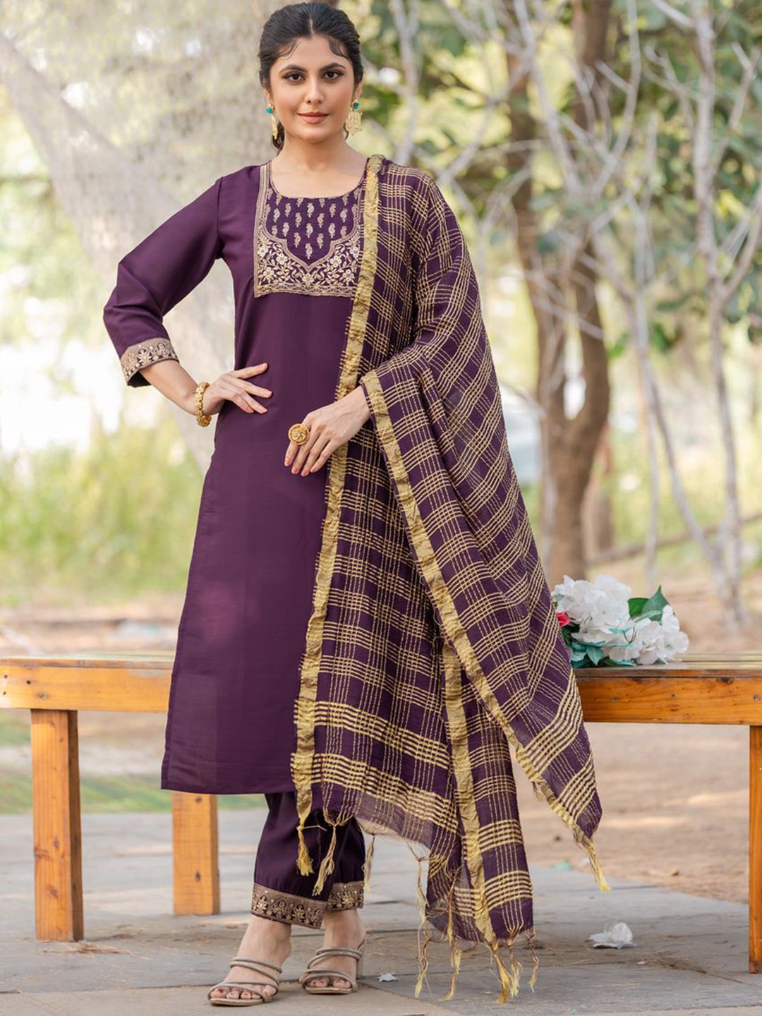 

Ekta Textiles Women Regular Kurti with Pyjamas & With Dupatta, Purple